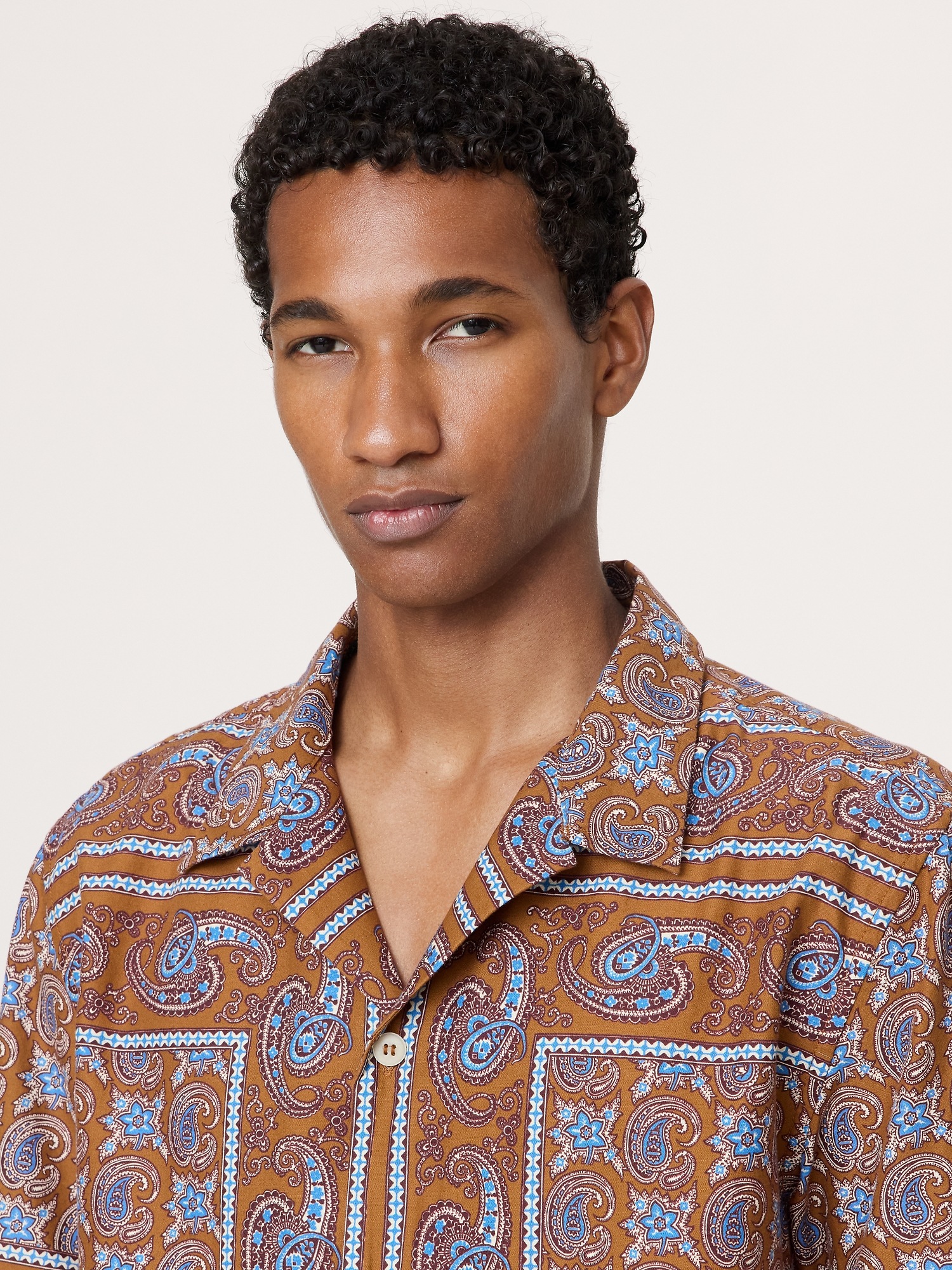 Мужская рубашка Banana Republic Relaxed-Fit Cotton Poplin Resort, цвет: Коричневый — фото 3