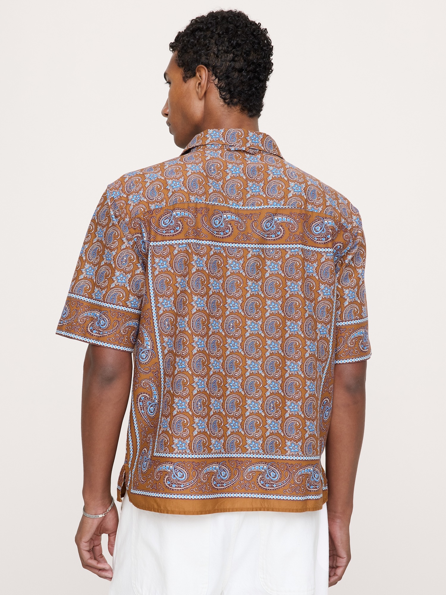 Мужская рубашка Banana Republic Relaxed-Fit Cotton Poplin Resort, цвет: Коричневый — фото 2