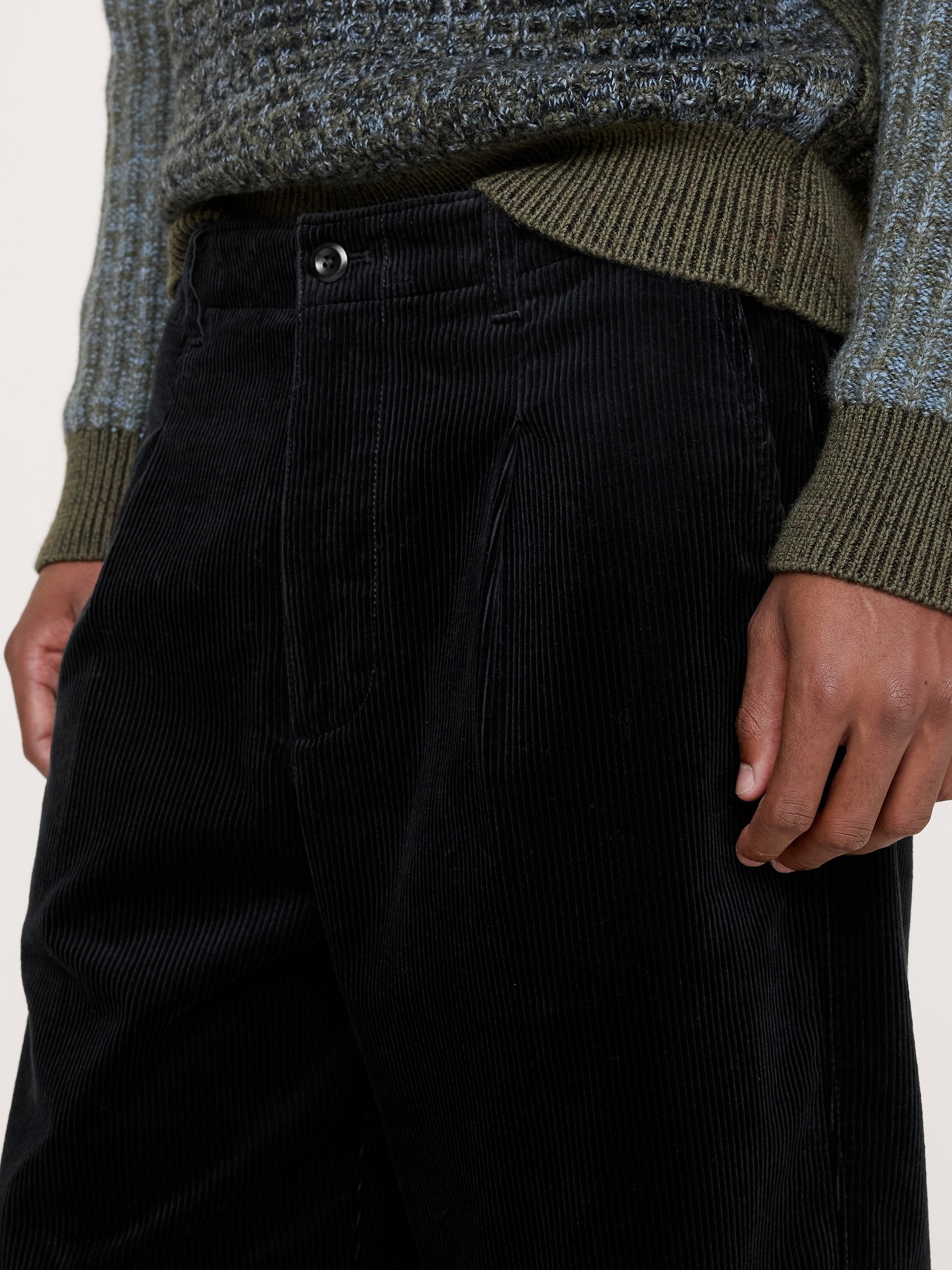 Мужские брюки Banana Republic Loose Pleated Corduroy Pant, цвет: Чёрный — фото 3