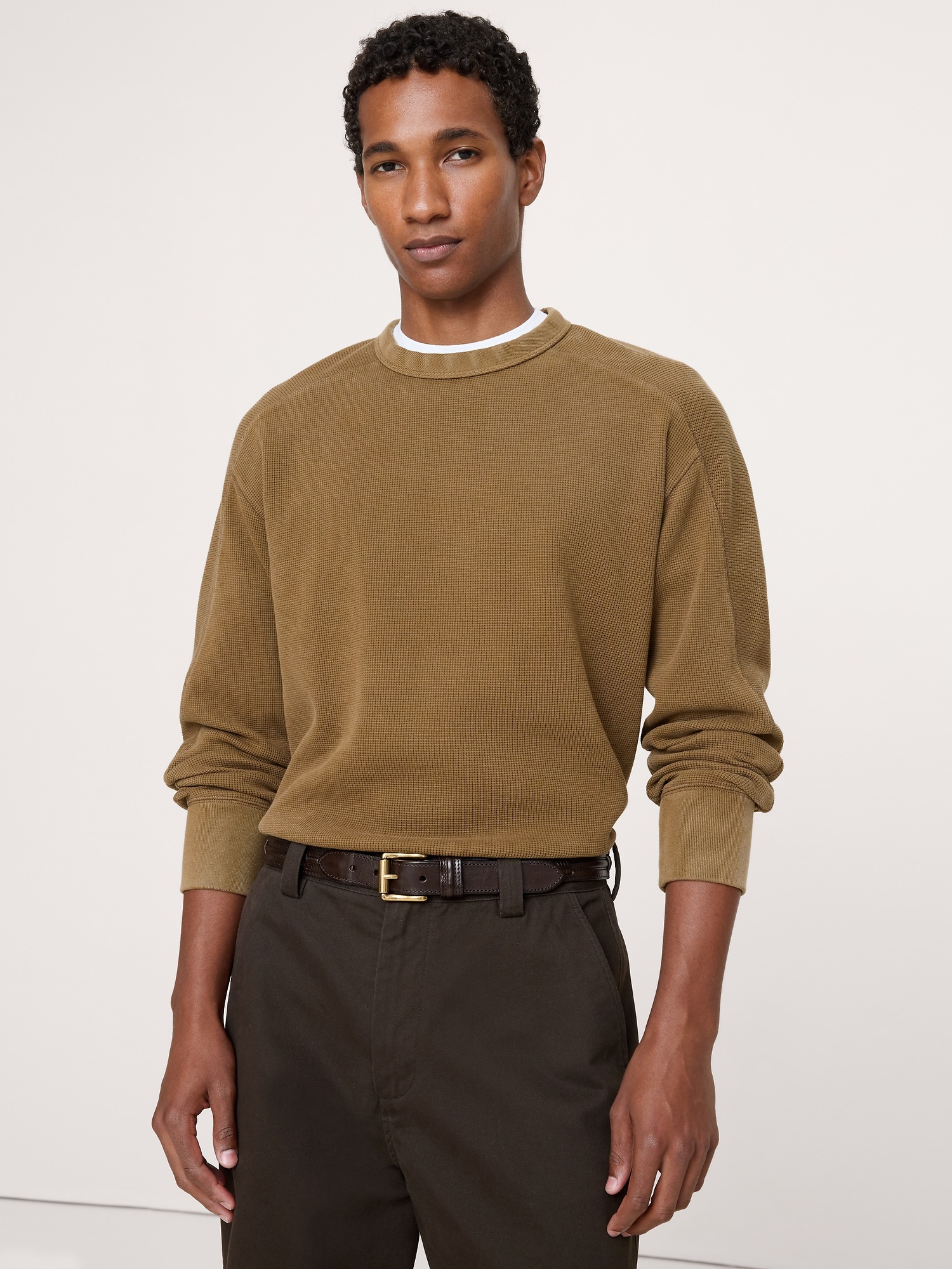 Мужской ремень Banana Republic Stitched Leather Belt, цвет: Средний коричневый — фото 2