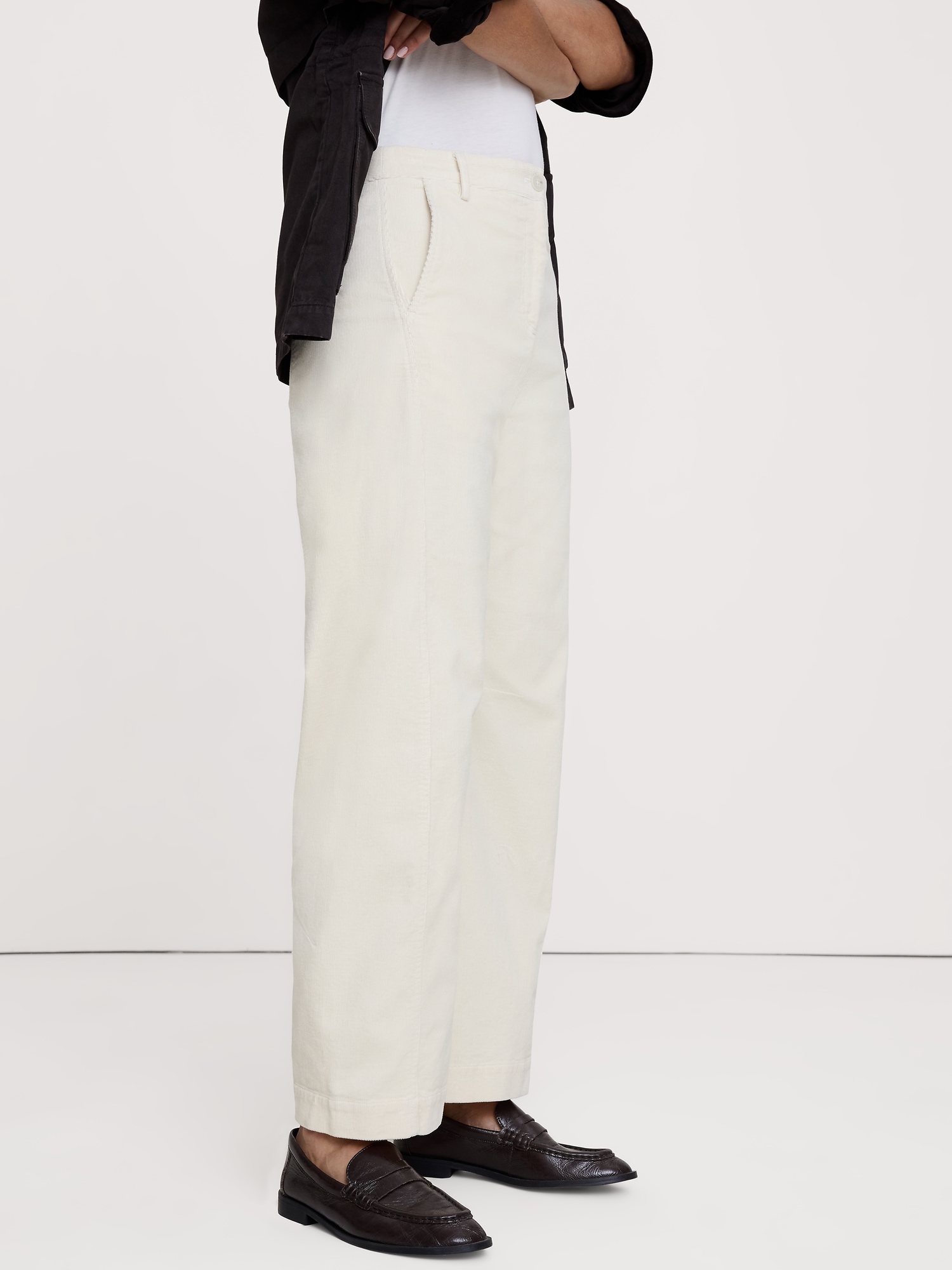 Женские брюки Banana Republic High-Rise Corduroy Barrel Pant, цвет: Алебастровый молочно-белый — фото 2