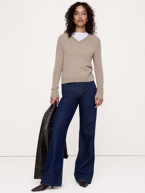 Lightweight Cashmere V-Neck Sweater