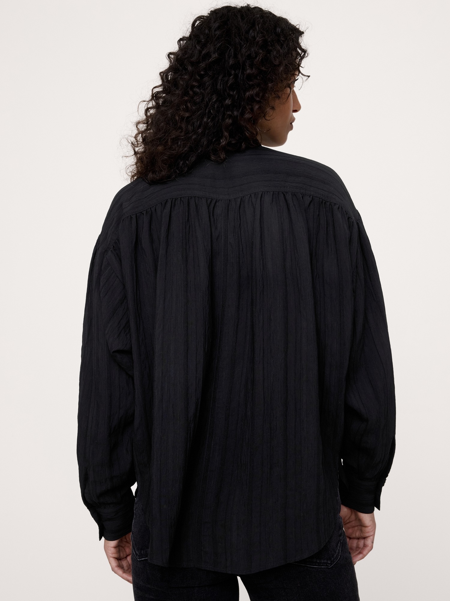 Женская рубашка Banana Republic Oversized Textured, цвет: Чёрный — фото 2