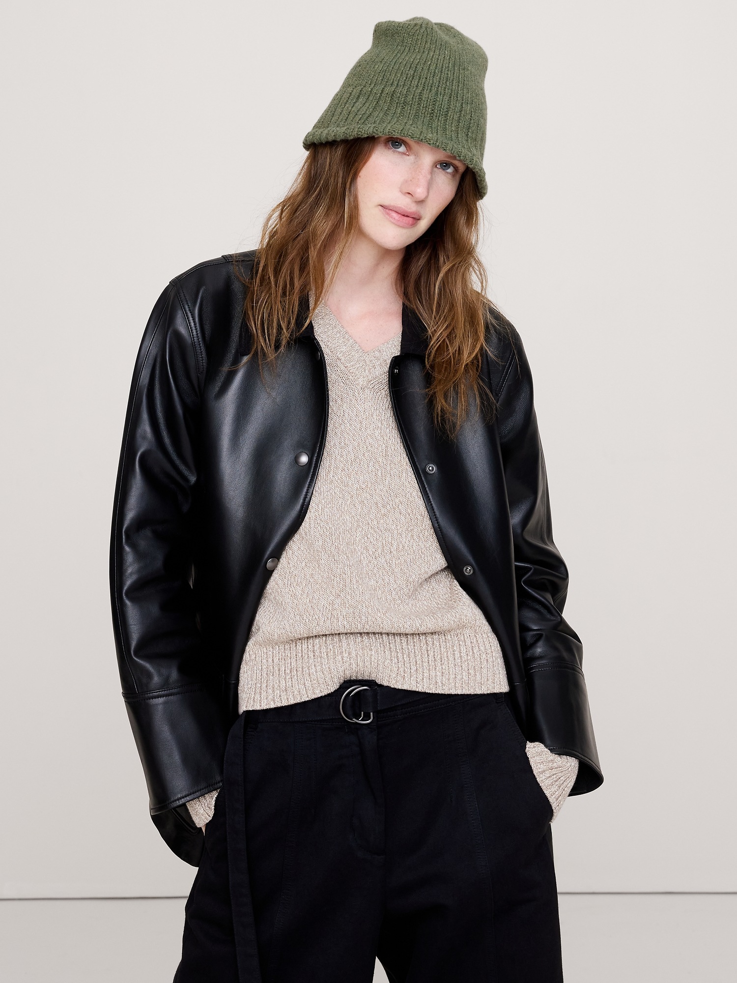 Женская панама Banana Republic Knit Bucket Hat By RoToTo, цвет: Оливковый зелёный — фото 2