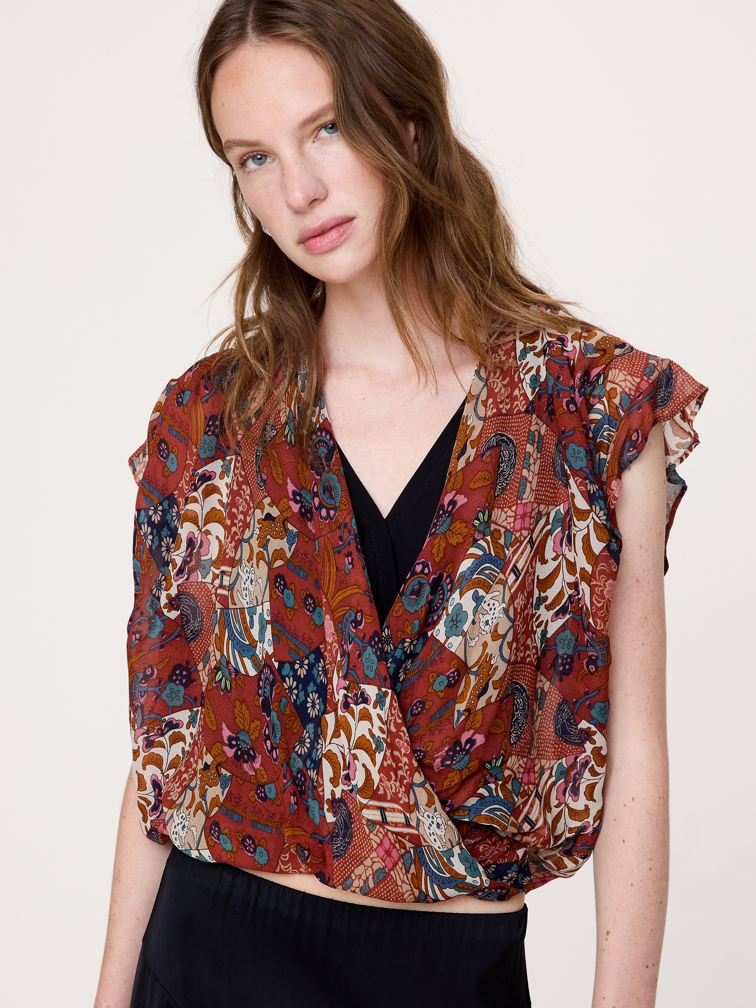 Женский топ Banana Republic Layered Georgette Cropped Top, цвет: Красный — фото 3