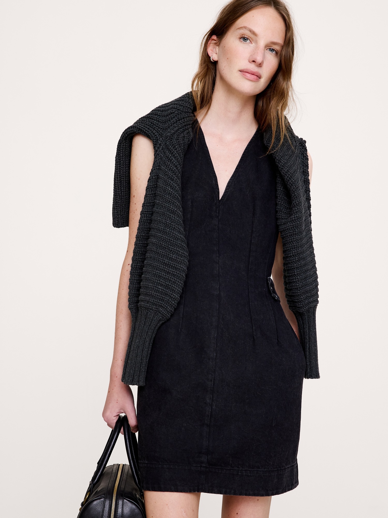 Женское платье Banana Republic Denim Side-Button Mini, цвет: Чёрный — фото 3