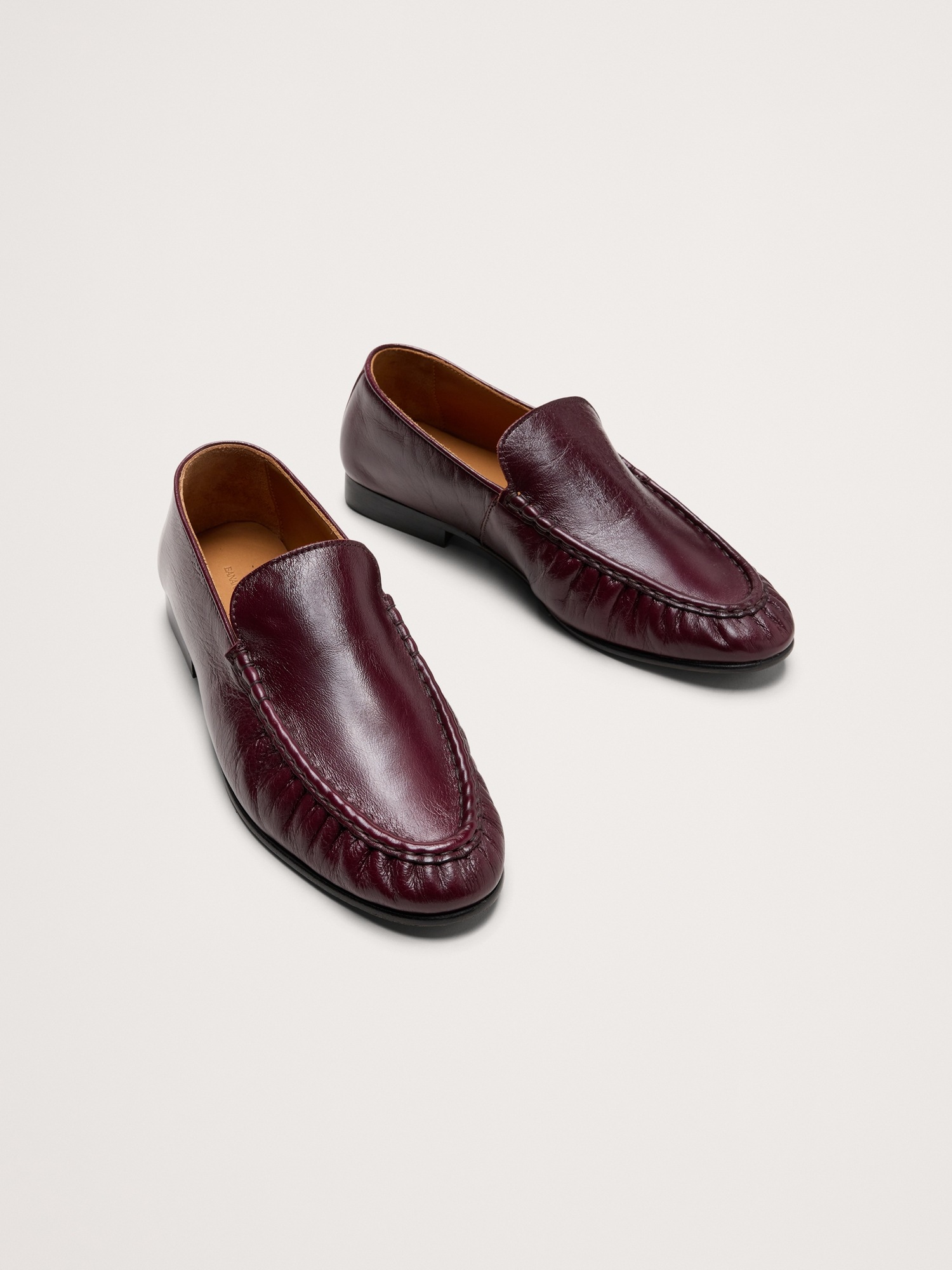 Женские туфли Banana Republic Leather Moc-Toe Loafer, цвет: Бордовый винный — фото 3