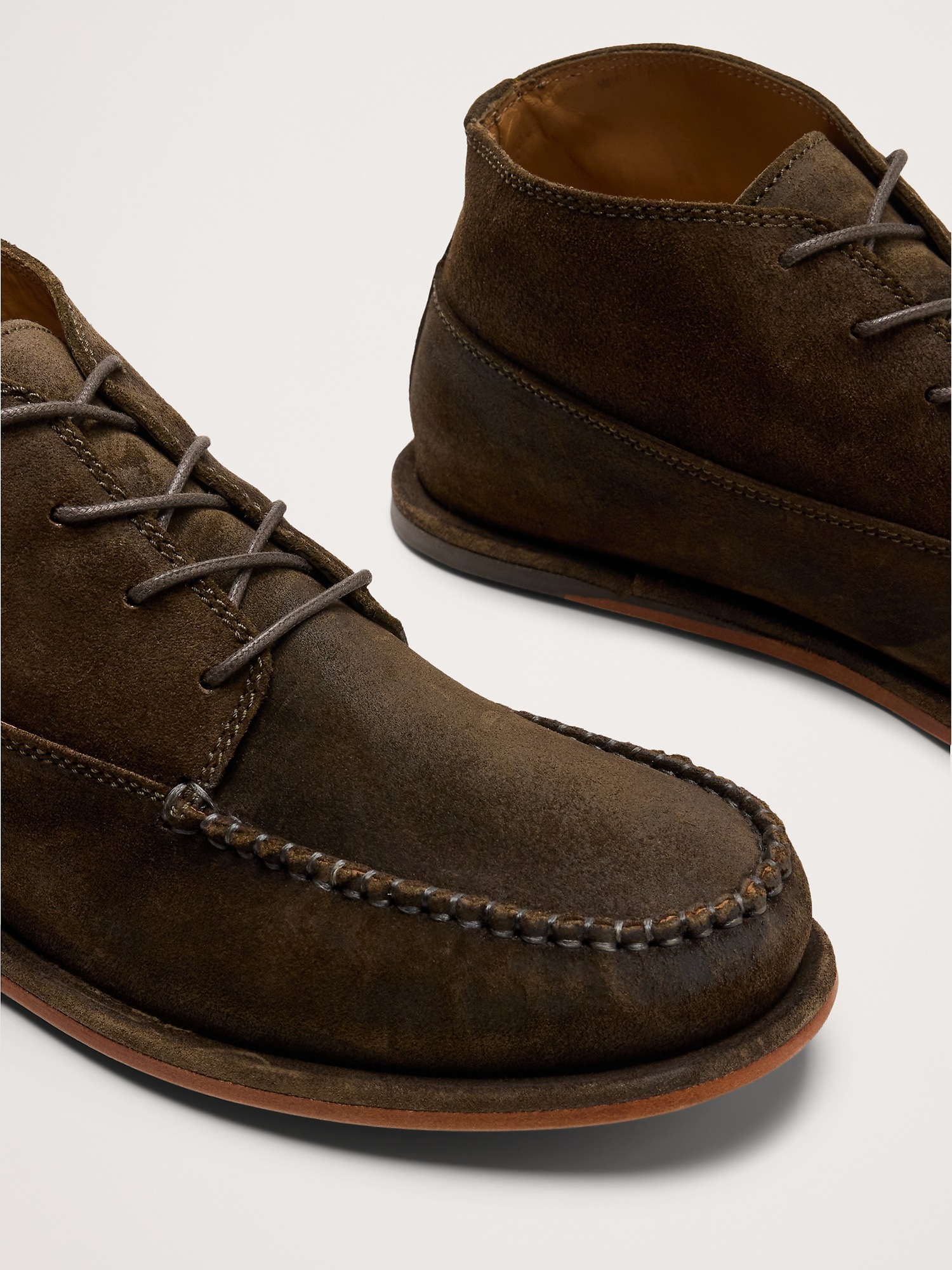 Мужские ботинки Banana Republic Italian Suede Chukka Boot, цвет: Тёмно-зелёный — фото 6