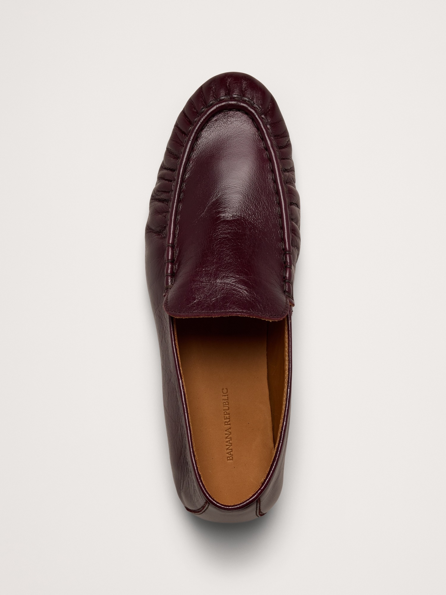 Женские туфли Banana Republic Leather Moc-Toe Loafer, цвет: Бордовый винный — фото 5