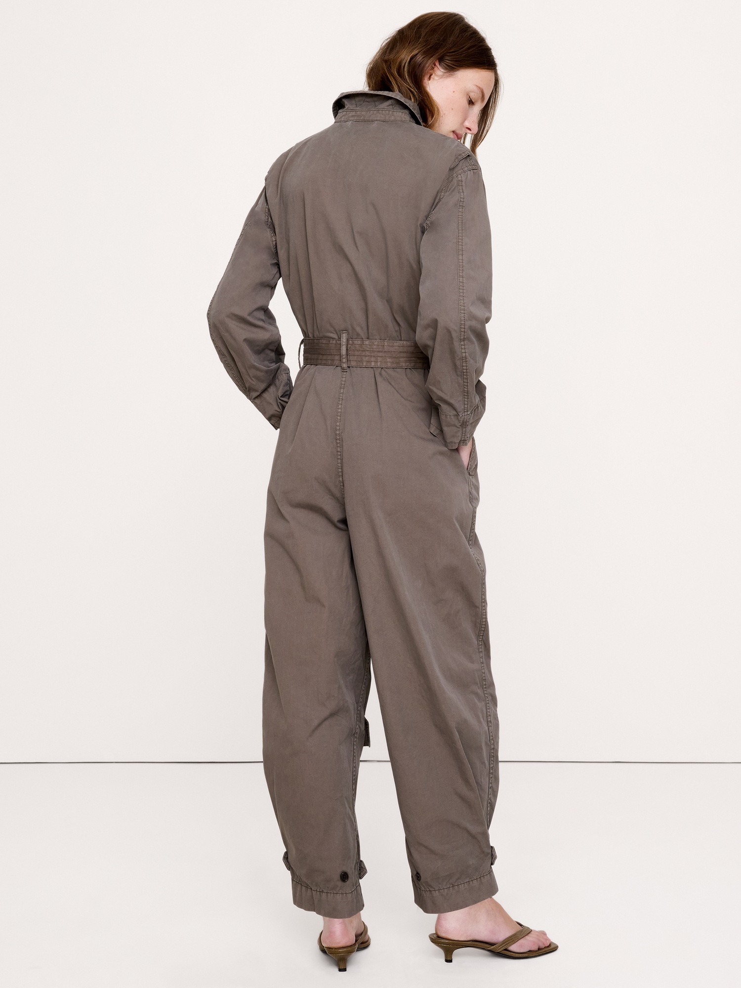 Женский комбинезон Banana Republic Cotton Twill Zip Jumpsuit, цвет: Тёмный трюфельный серый — фото 2