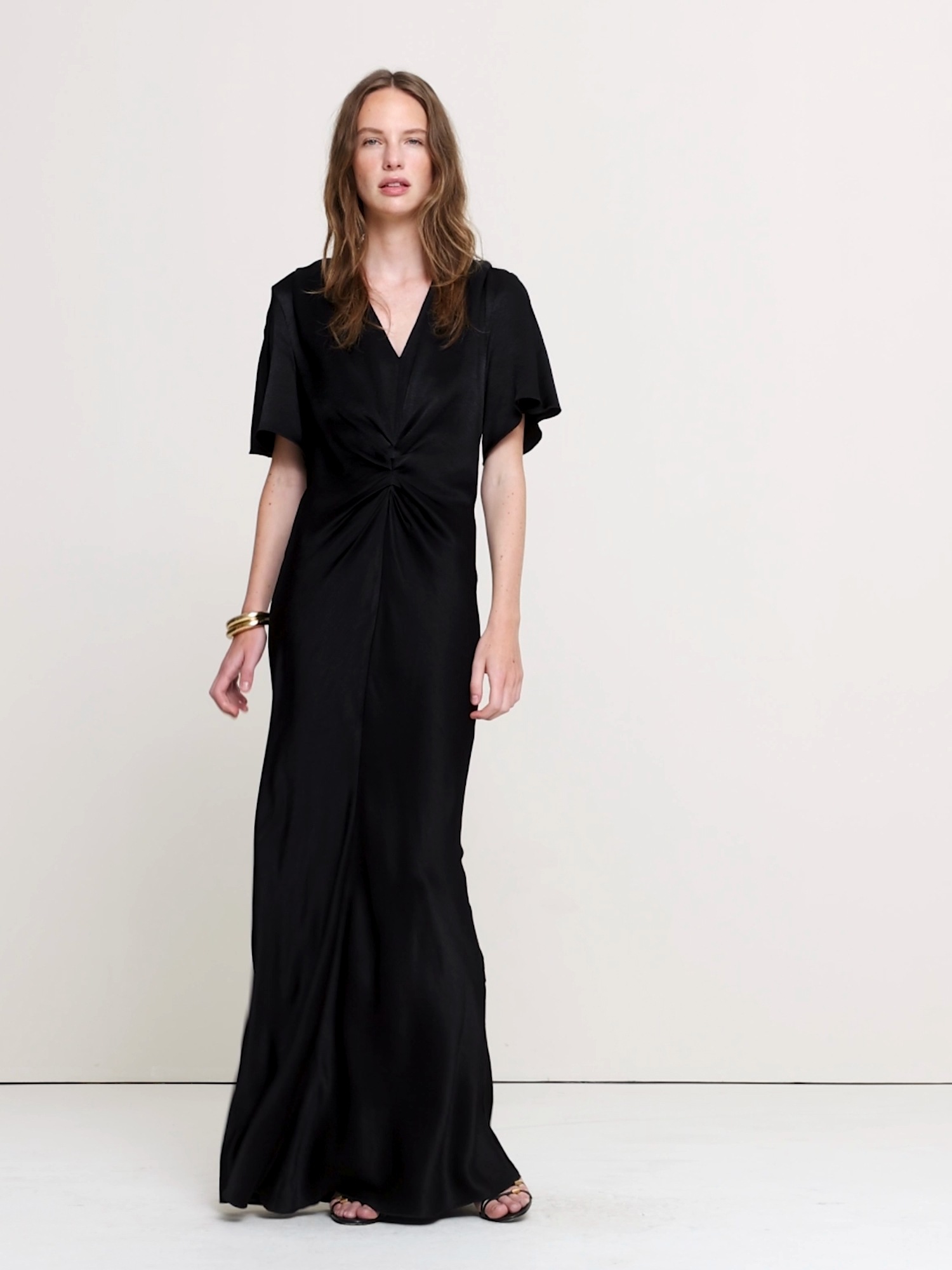 Женское платье Banana Republic Hammered Satin Flutter-Sleeve, цвет: Чёрный — фото 4