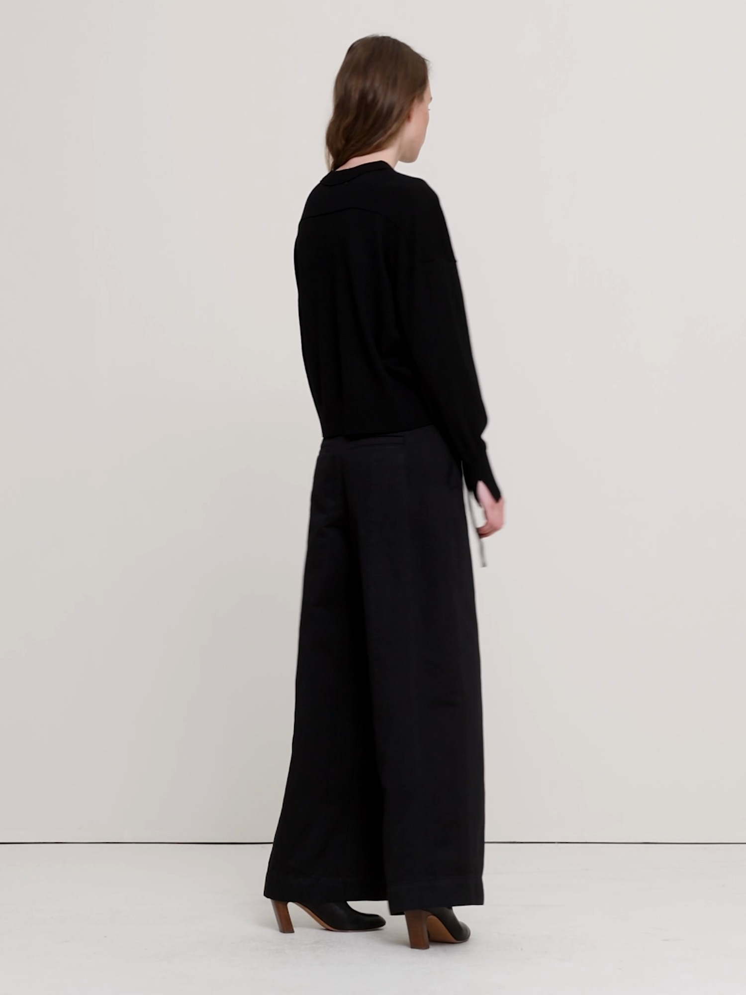 Женский свитер Banana Republic Merino Crew-Neck, цвет: Чёрный — фото 6