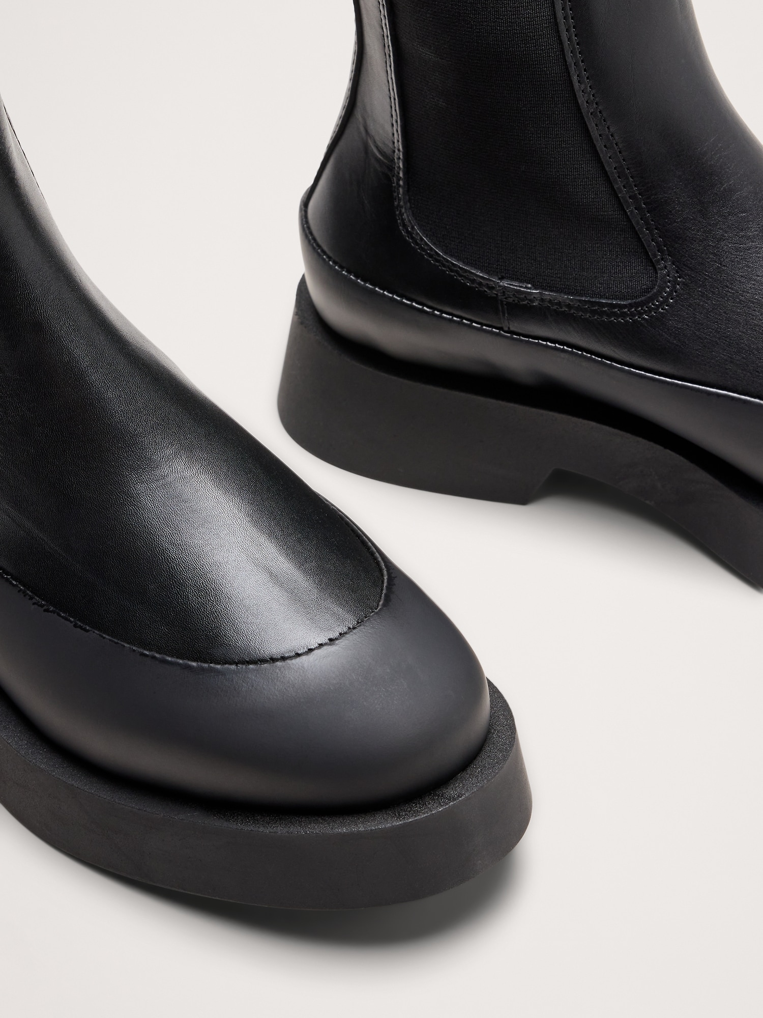 Italian Leather Platform Chelsea Boot - thumbnail 6