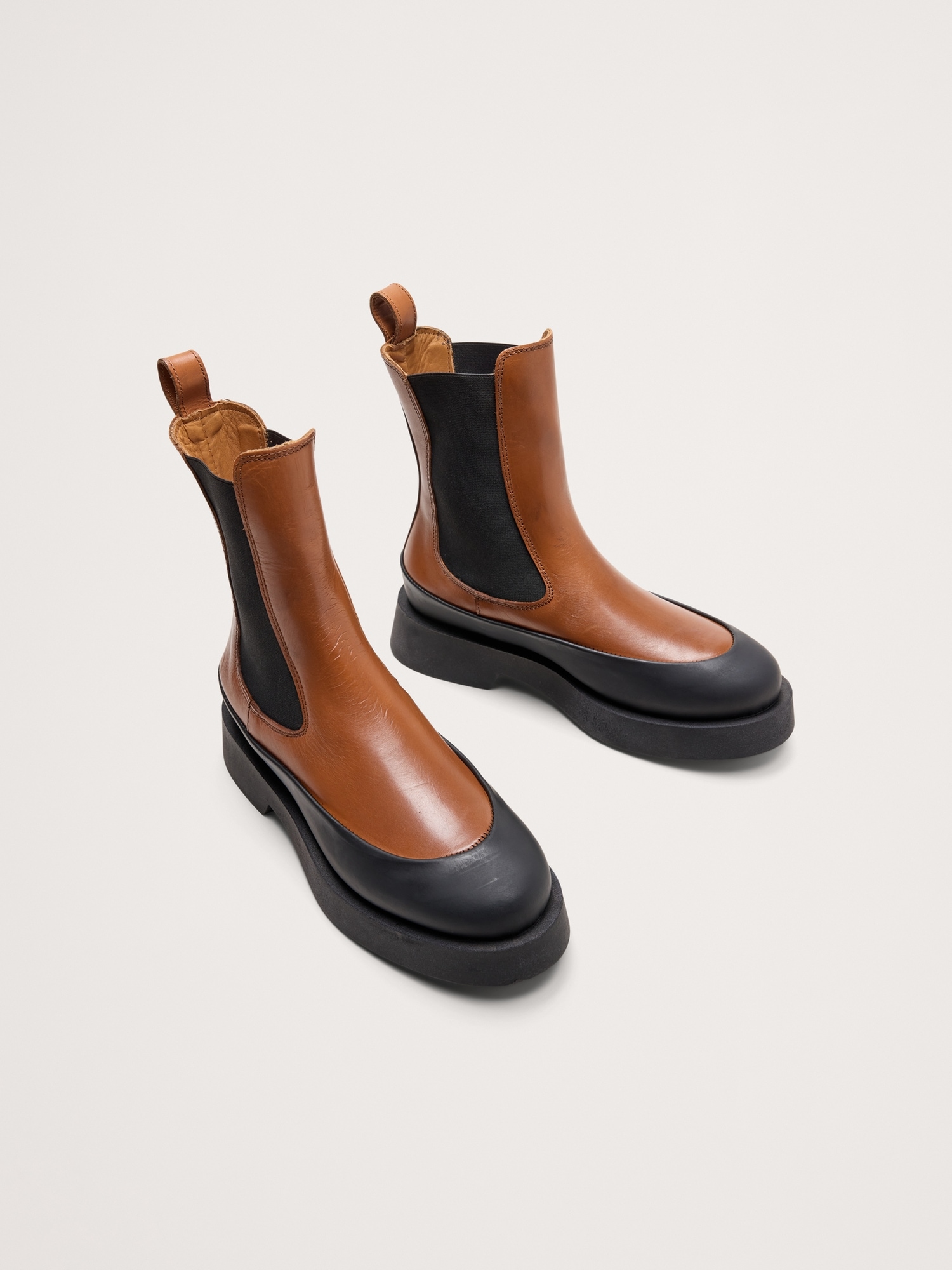 Italian Leather Platform Chelsea Boot - thumbnail 9