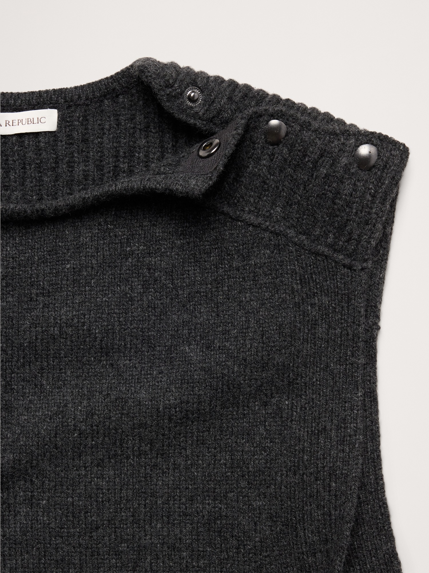 Женский жилет Banana Republic Wool-Cashmere Side-Snap Sweater Vest, цвет: Меланжевый угольный серый — фото 5