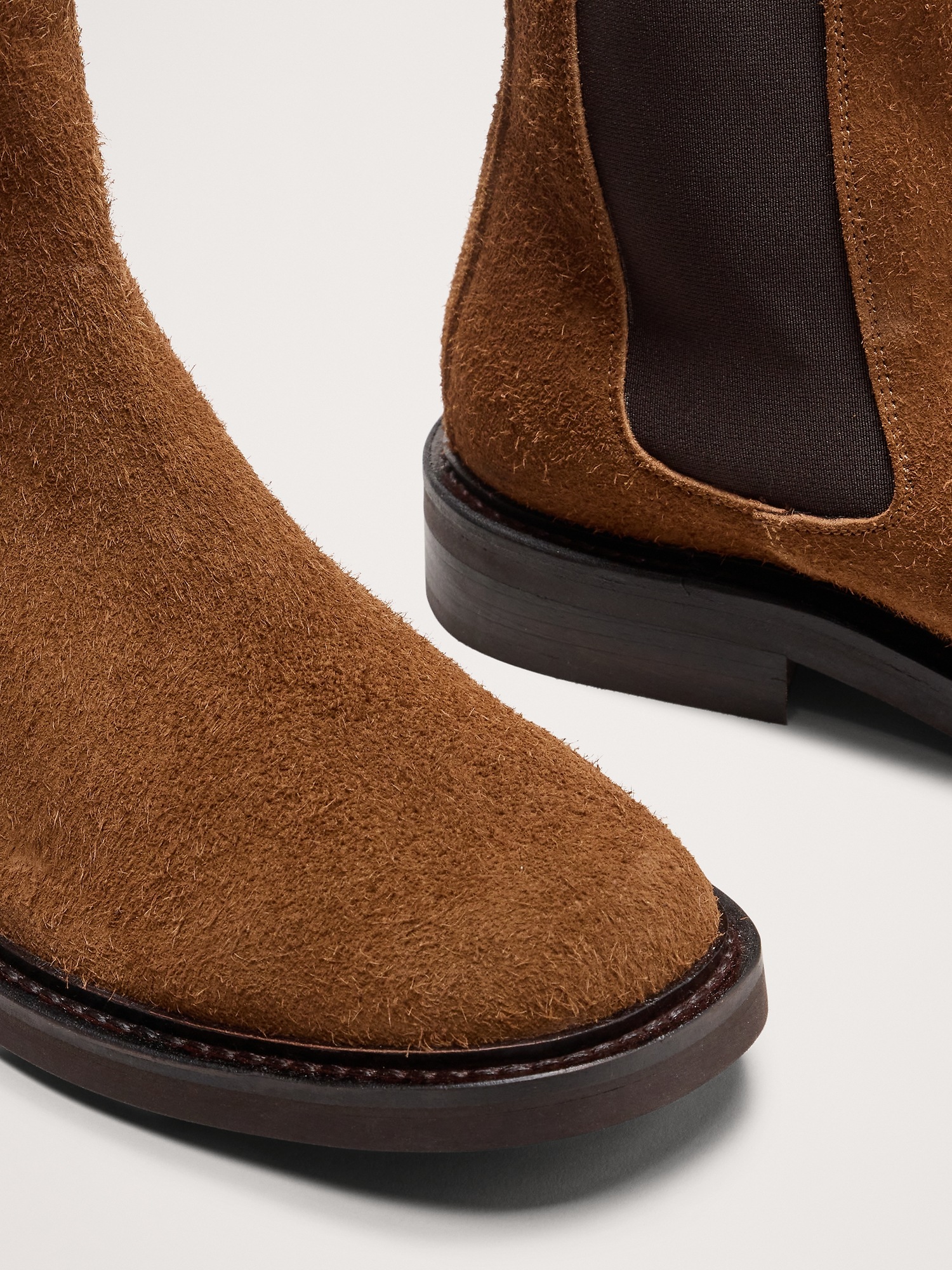 Мужские ботинки Banana Republic Textured Suede Chelsea Boot, цвет: Средний коричневый — фото 6