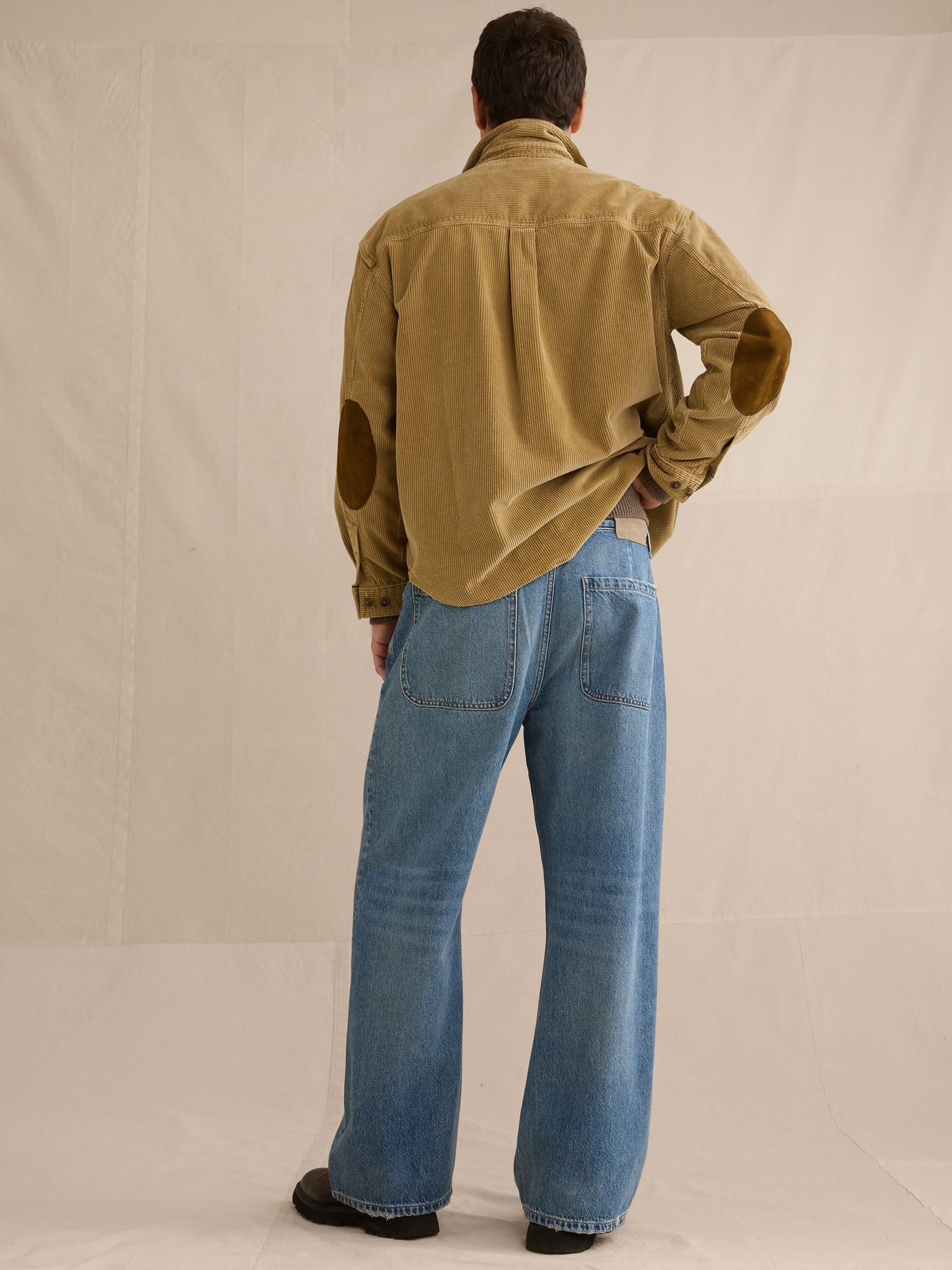 Мужские джинсы Banana Republic Loose Authentic Jean, цвет: Средняя варка — фото 2