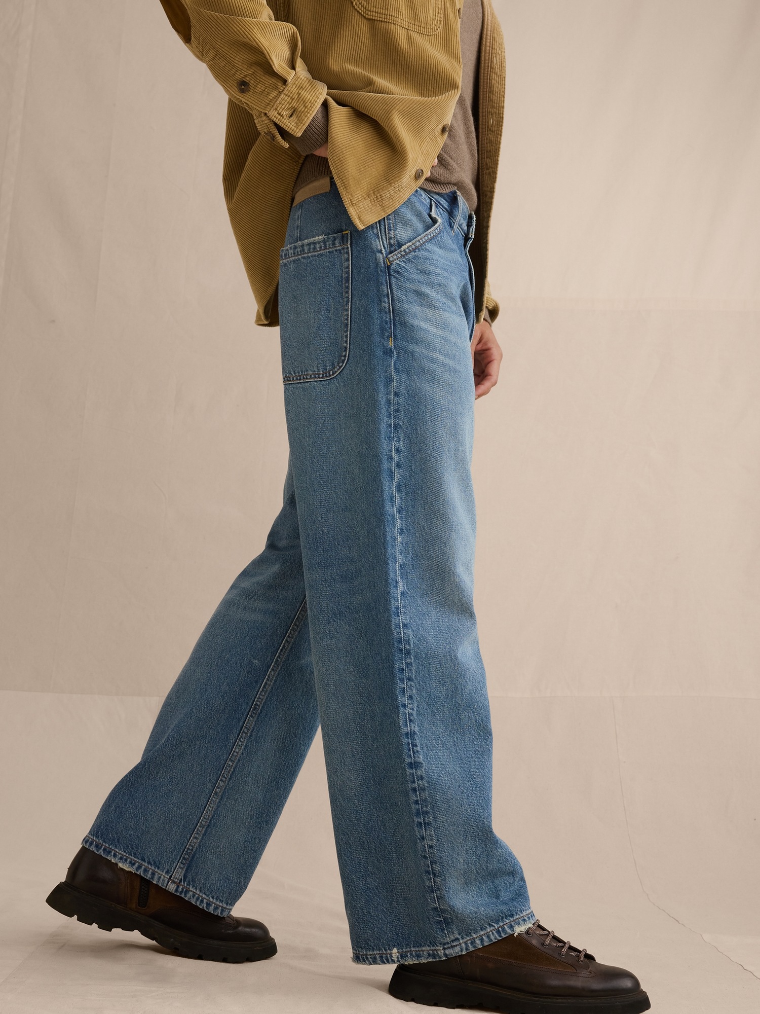 Мужские джинсы Banana Republic Loose Authentic Jean, цвет: Средняя варка — фото 3