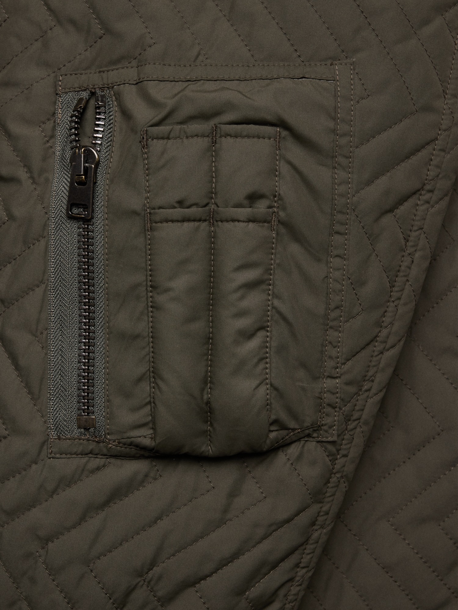 Мужская куртка Banana Republic Herringbone Reversible Quilted Bomber, цвет: Оливковый зелёный — фото 6