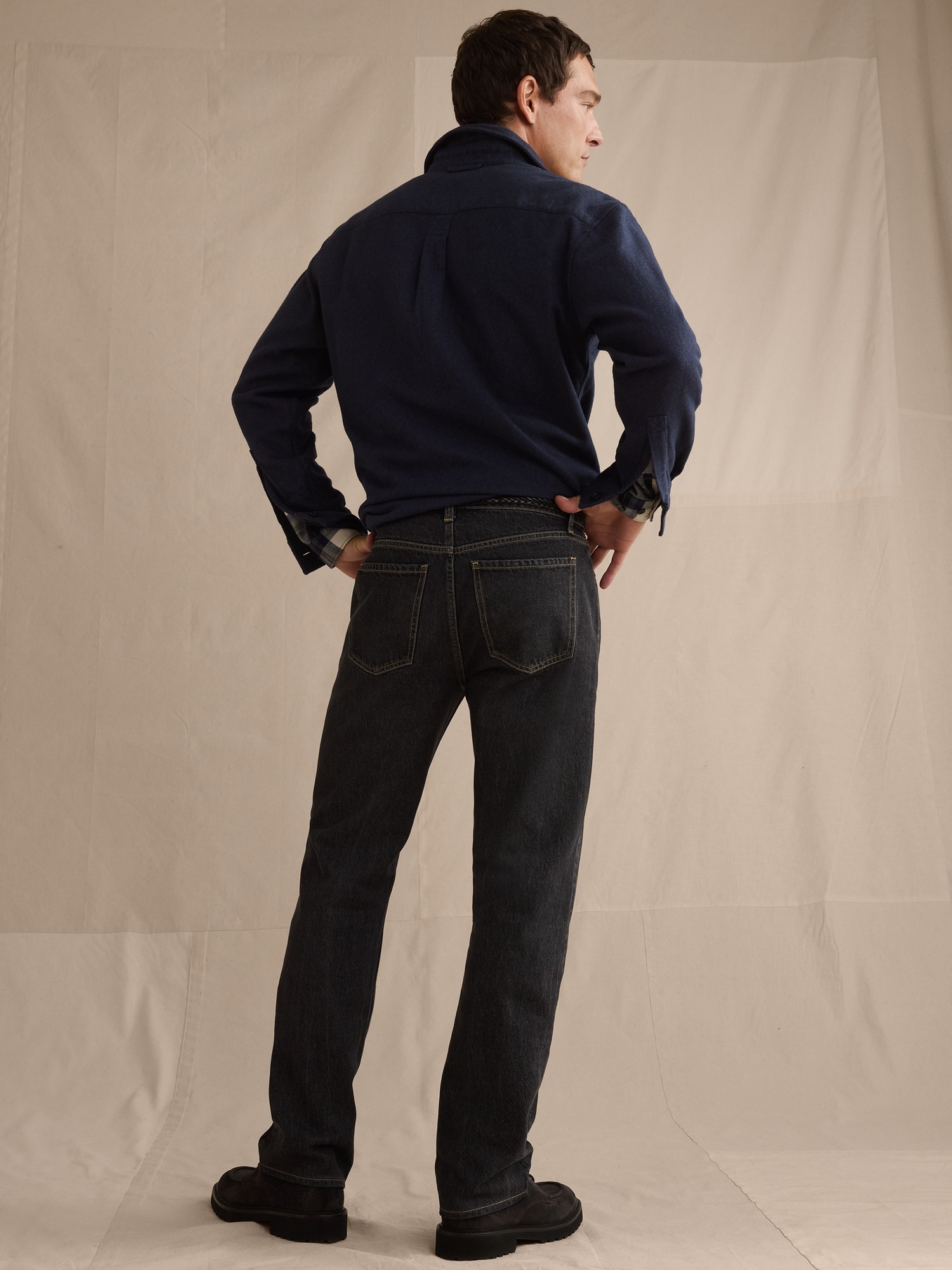 Мужские джинсы Banana Republic Straight Authentic Jean, цвет: Чёрный варёный — фото 2