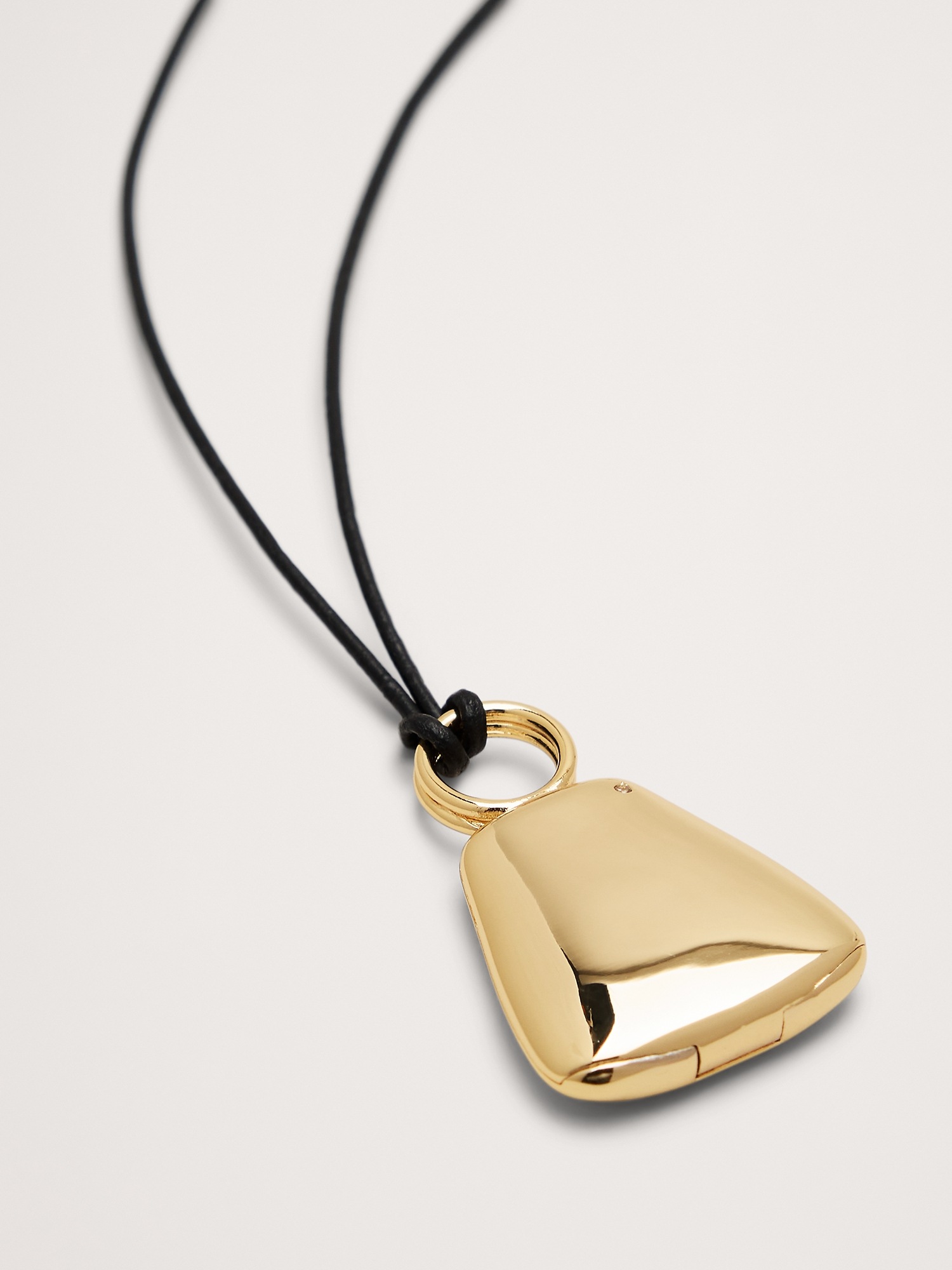 Женское колье Banana Republic Flask Leather Cord, цвет: Светлый золотой — фото 3