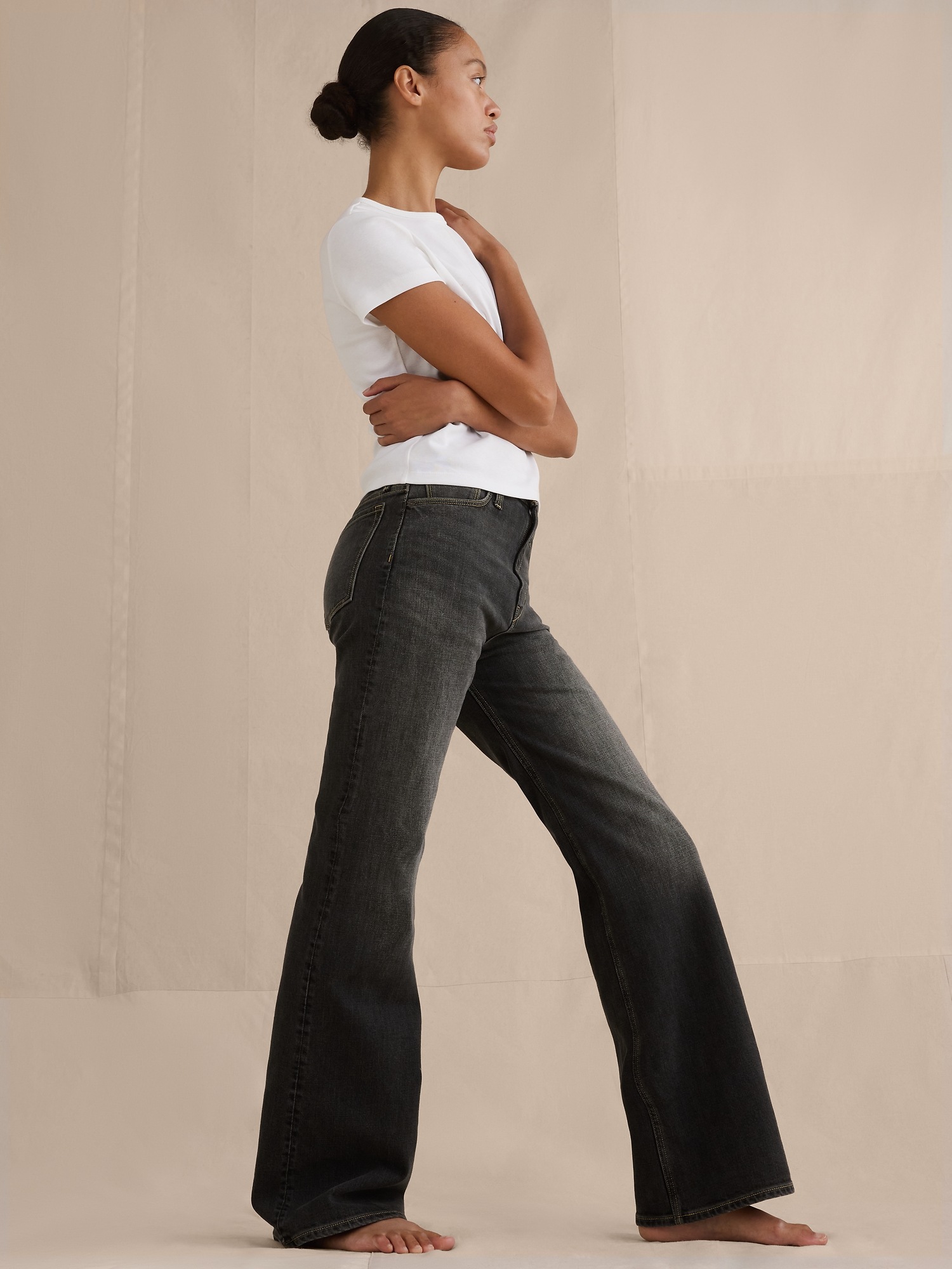 Женские джинсы Banana Republic Ultra High-Rise Flare Jean, цвет: Серый варёный — фото 4