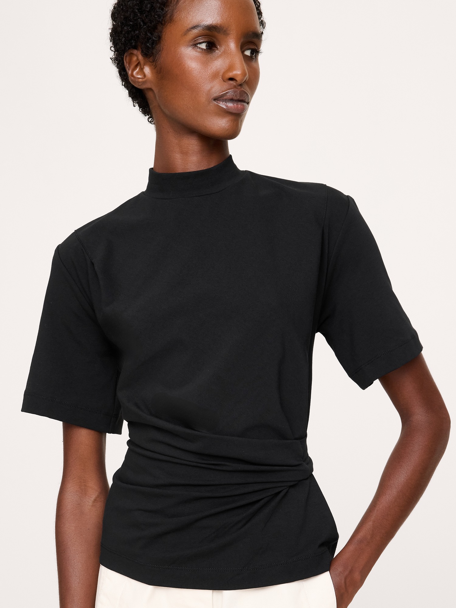 Женский топ Banana Republic Stretch-Cotton High-Neck Top, цвет: Чёрный — фото 3