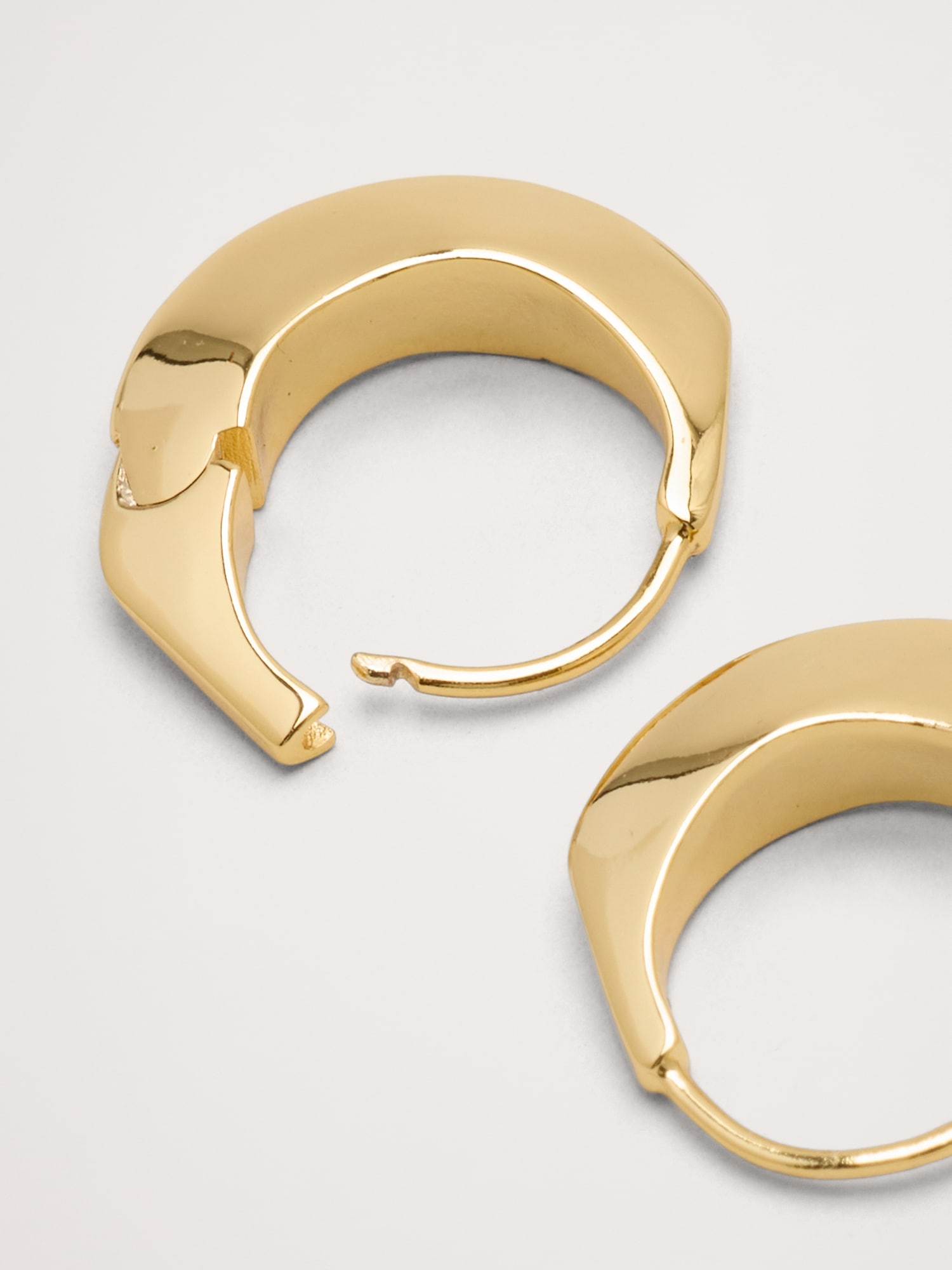 Женские серьги Banana Republic Hammered Drop, цвет: Светлый золотой — фото 3