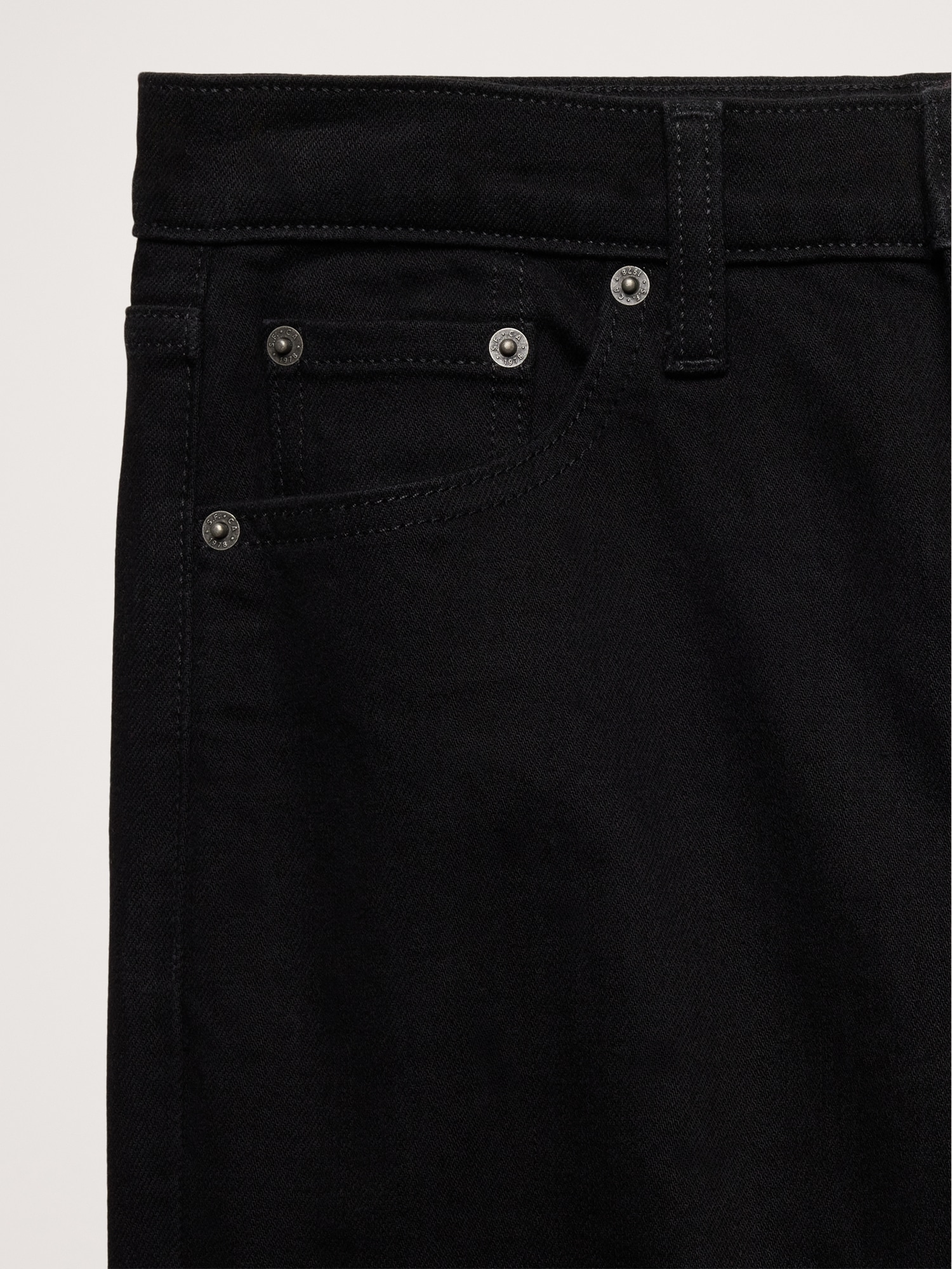 Low-Rise Kick-Straight Jean
