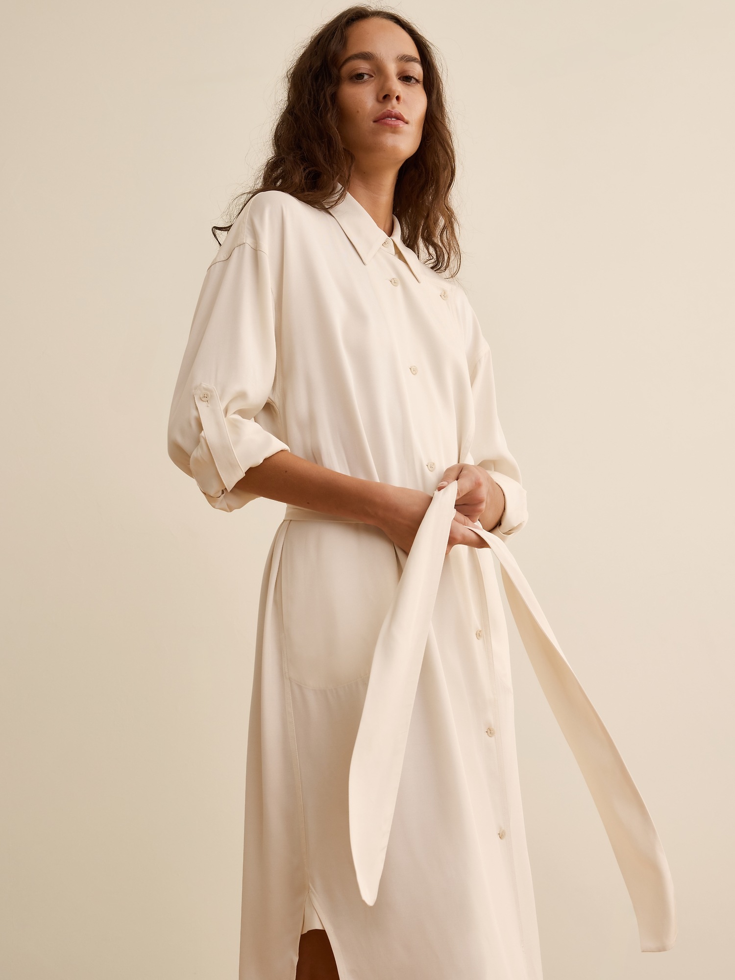 Женское платье Banana Republic x La Ligne The Viscose Midi Shirt Dress, цвет: Кремовый белый — фото 3