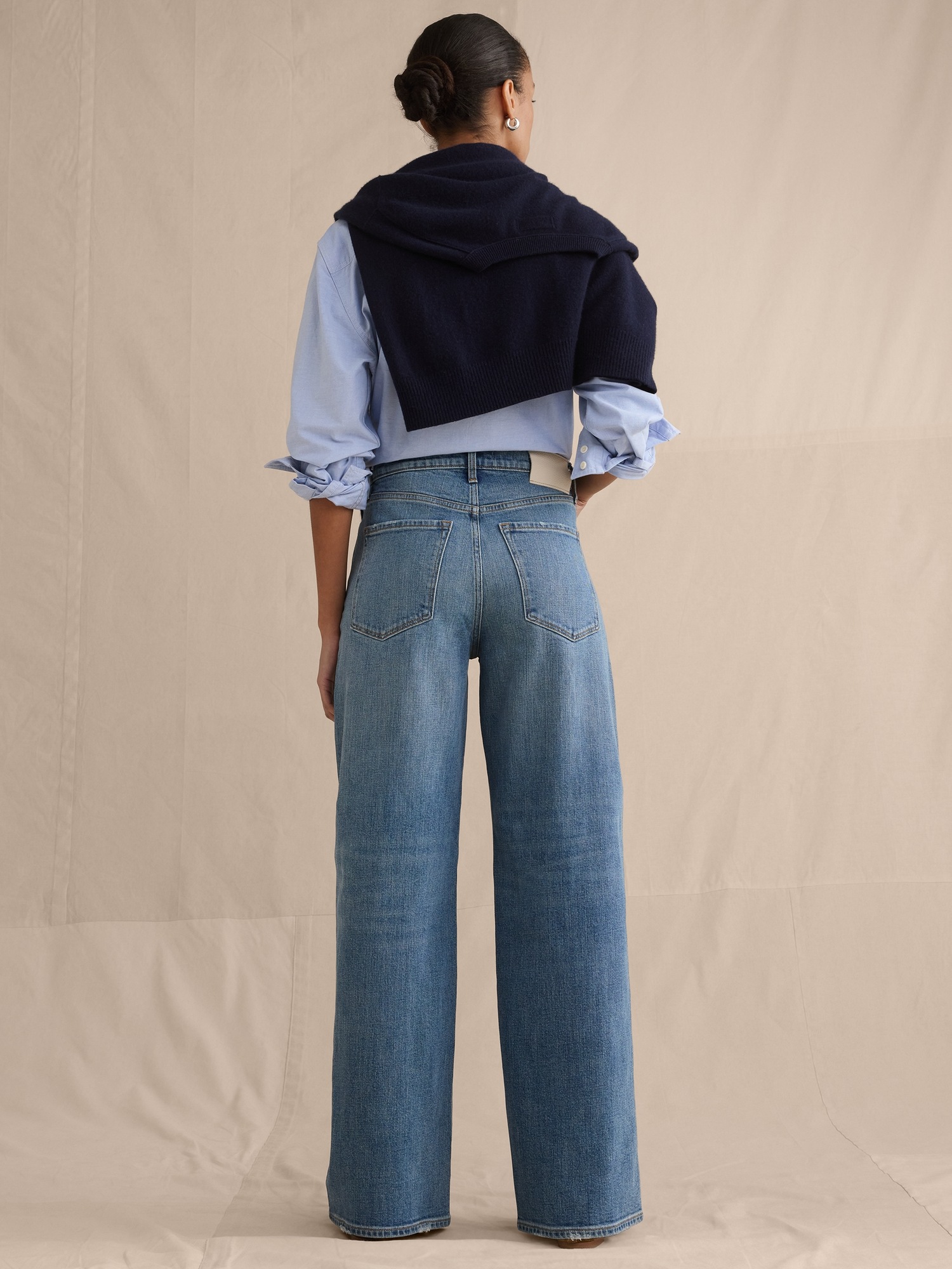 Женские джинсы Banana Republic High-Rise Relaxed Wide-Leg Jean, цвет: Светлая варка — фото 2