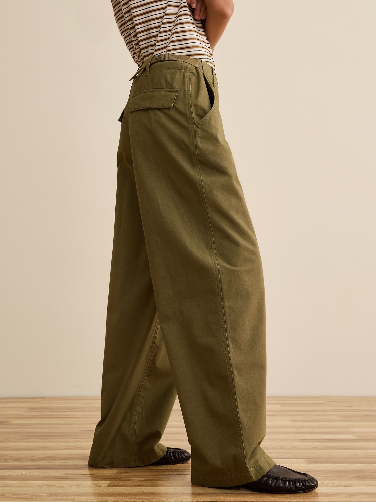 Женские брюки Banana Republic x La Ligne The Wide-Leg Cotton Chino, цвет: Зелёный — фото 3