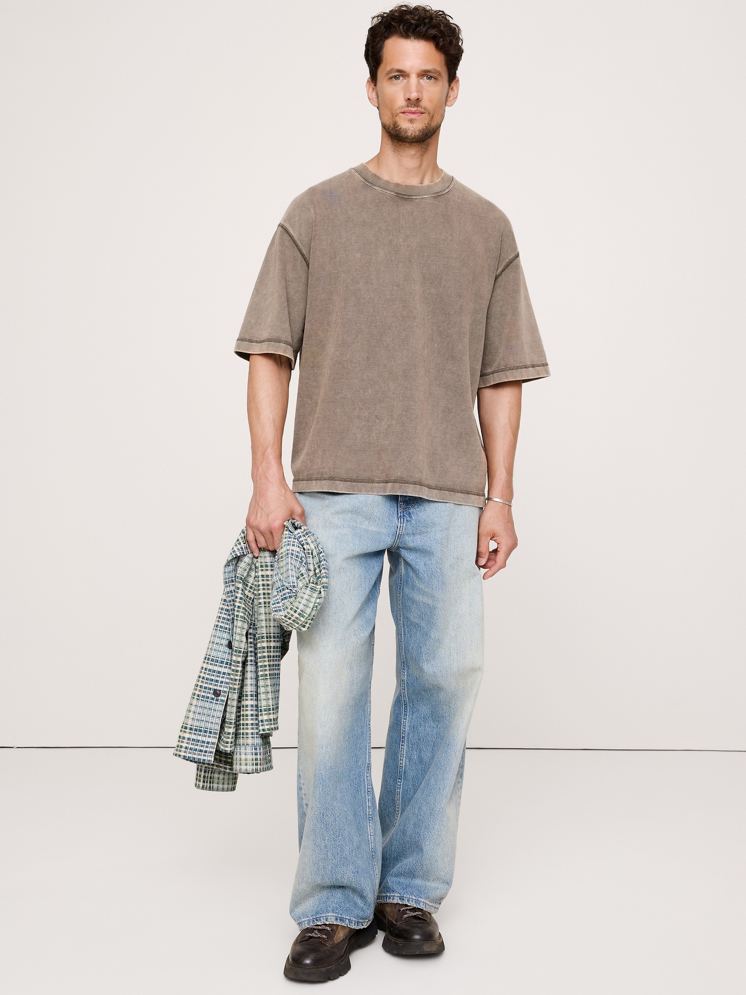 Мужская футболка Banana Republic Heavyweight Cotton Boxy, цвет: Тёмно-зелёный коричневый