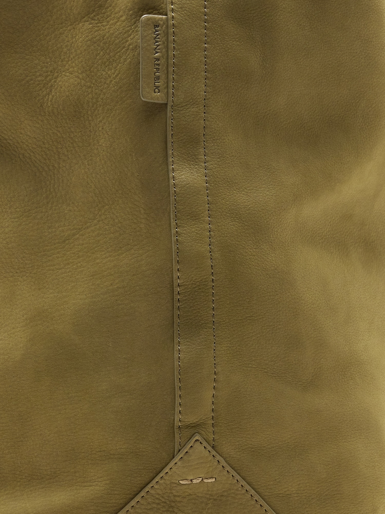 Мужская сумка Banana Republic Nubuck Leather Weekend Tote, цвет: Оливковый зелёный — фото 6