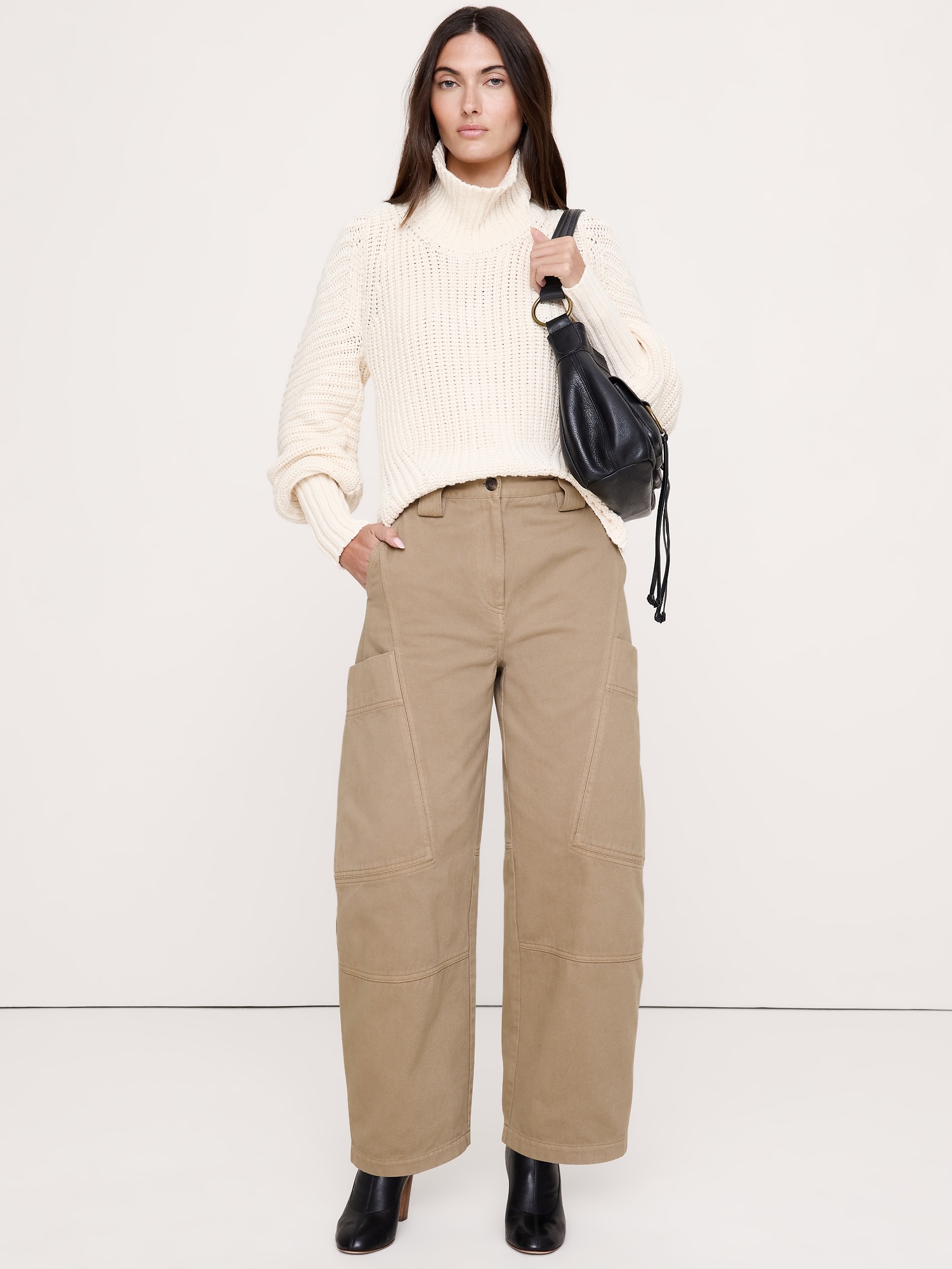 High-Rise Cotton-Linen Barrel Pant