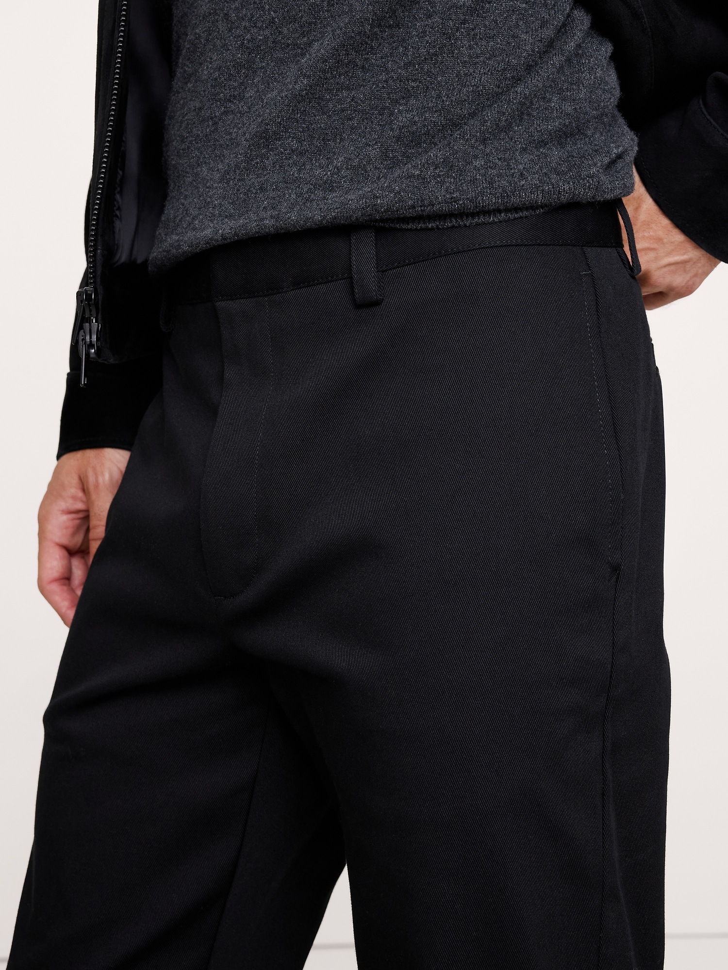 Мужские брюки Banana Republic Athletic Italian-Stretch Chino, цвет: Чёрный — фото 2