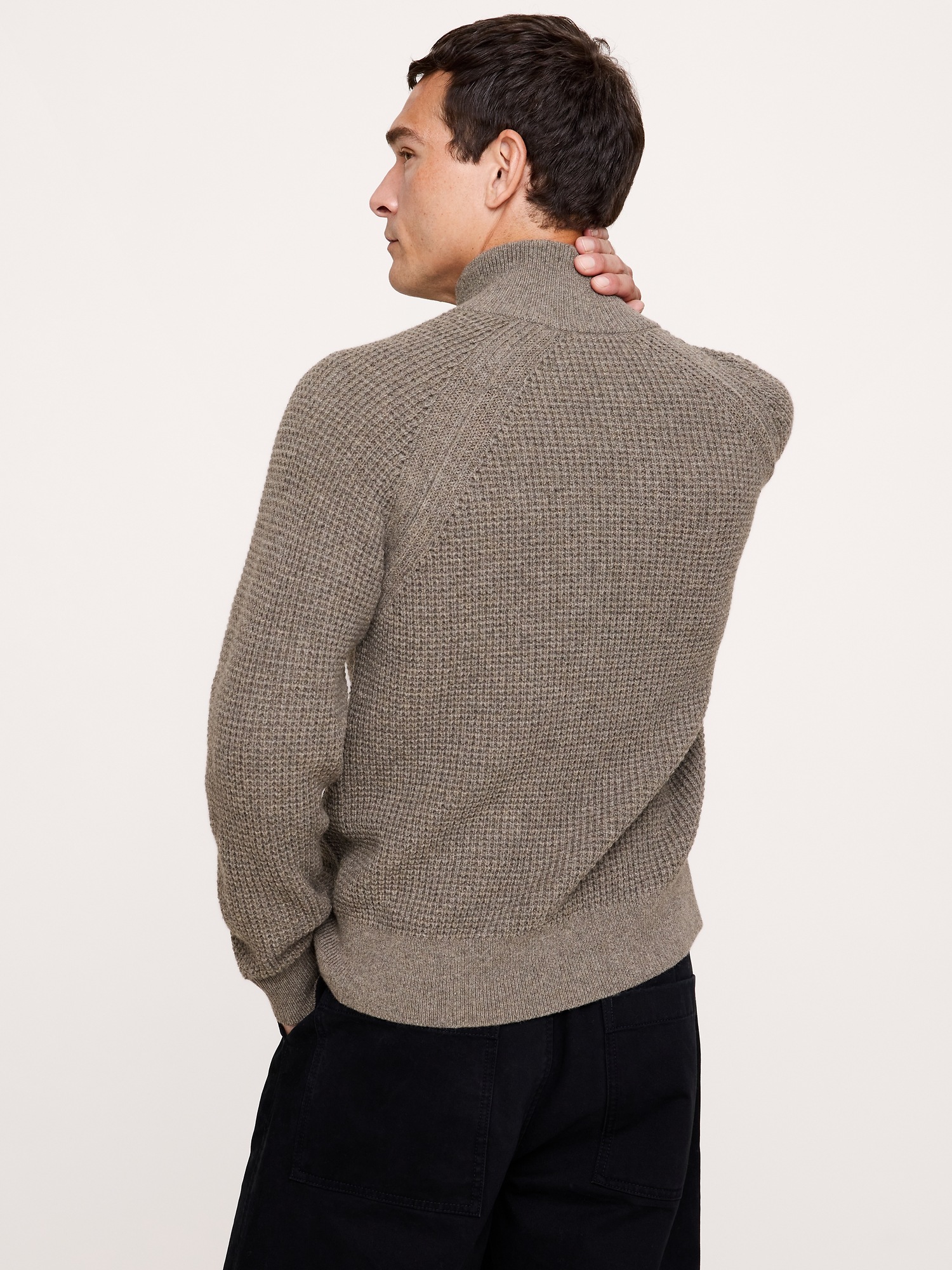 Мужской свитер Banana Republic Italian Merino-Blend Moto Sweater with Side Zip, цвет: Коричневый — фото 2