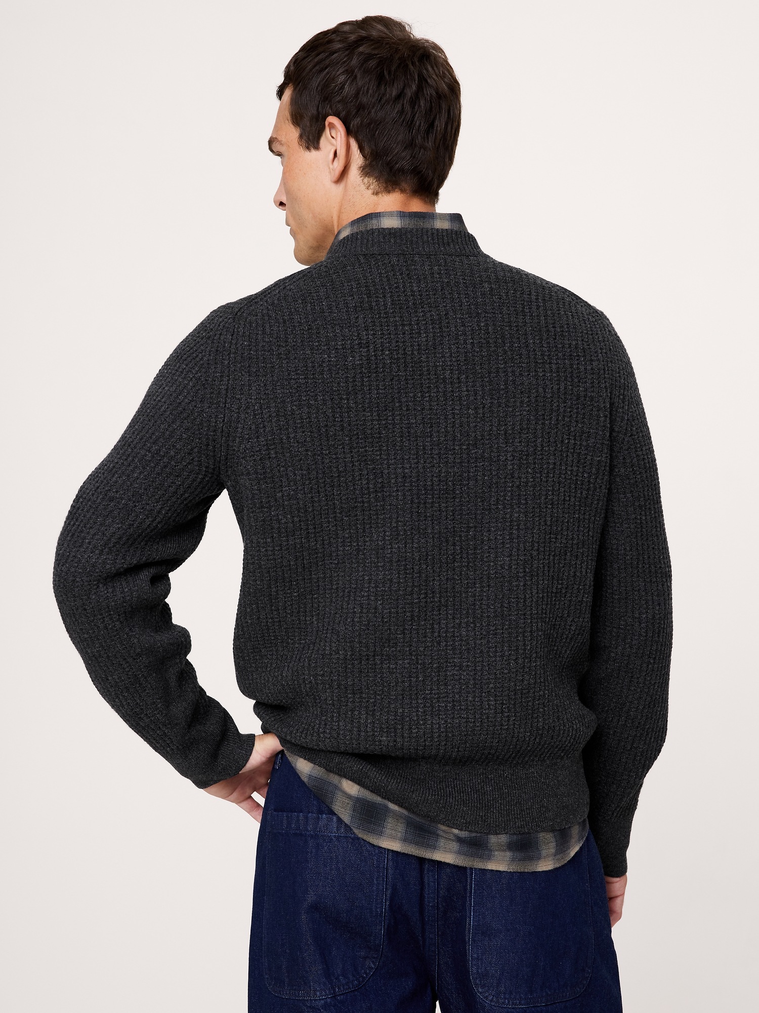 Мужской свитер Banana Republic Italian Merino-Blend Crew-Neck, цвет: Угольный серый — фото 2