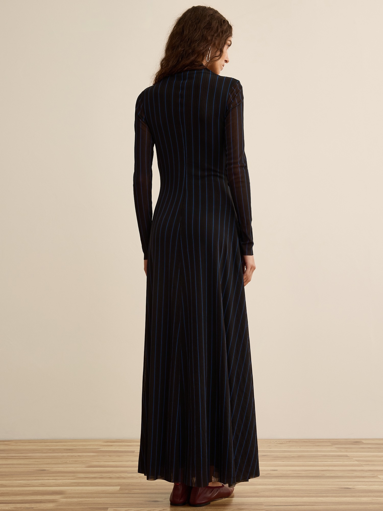 Женское платье Banana Republic x La Ligne The Mesh Maxi, цвет: Чёрный / Синий — фото 3