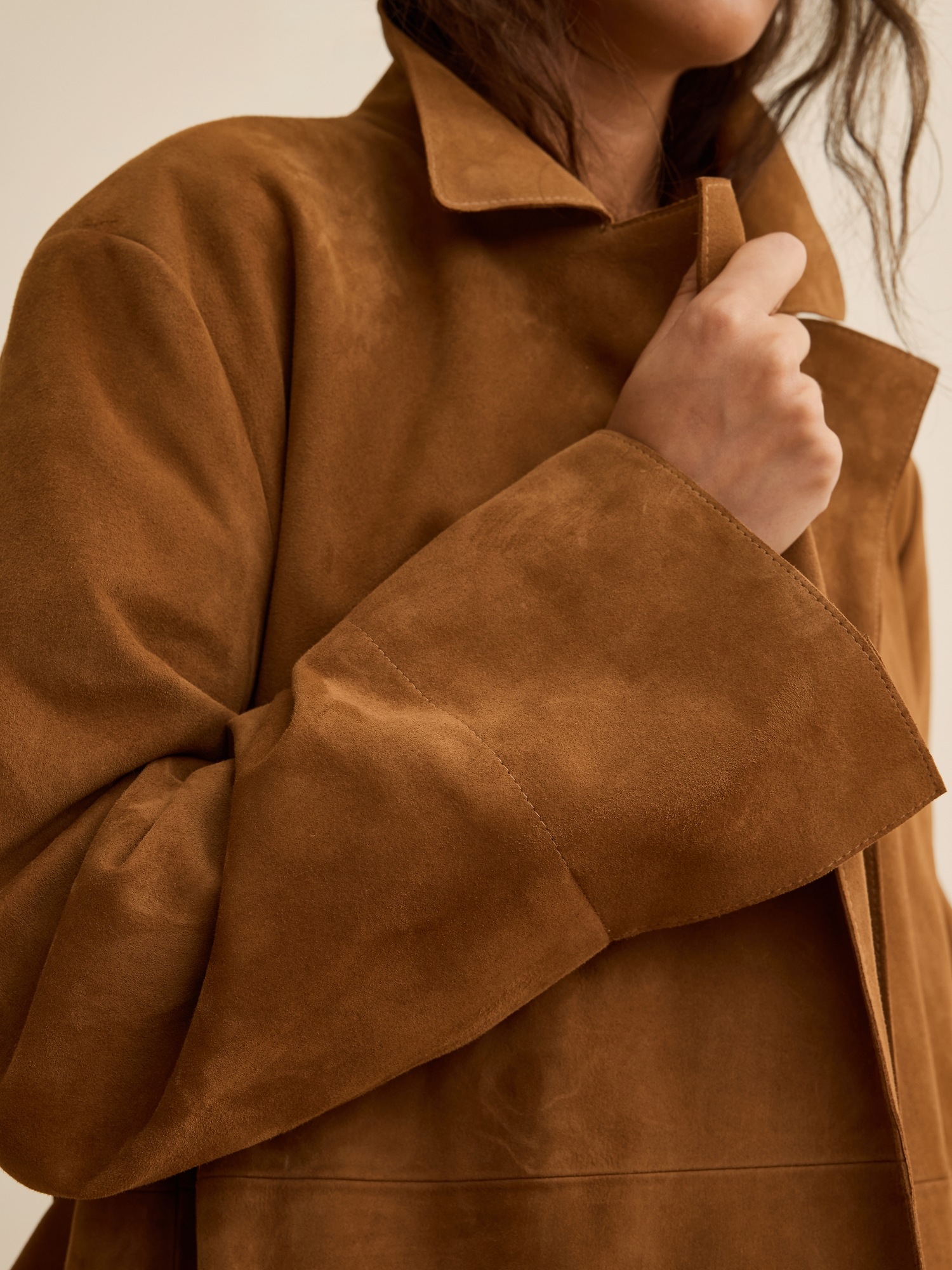 Женское пальто Banana Republic x La Ligne The Suede Wrap, цвет: Карамельный коричневый — фото 4