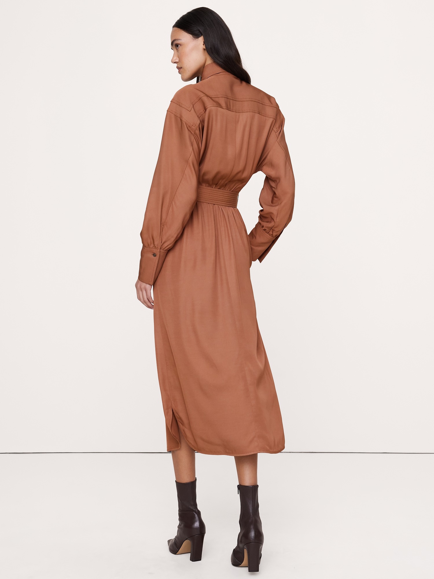 Женское платье Banana Republic Viscose Midi Shirt Dress, цвет: Коричный коричневый — фото 2