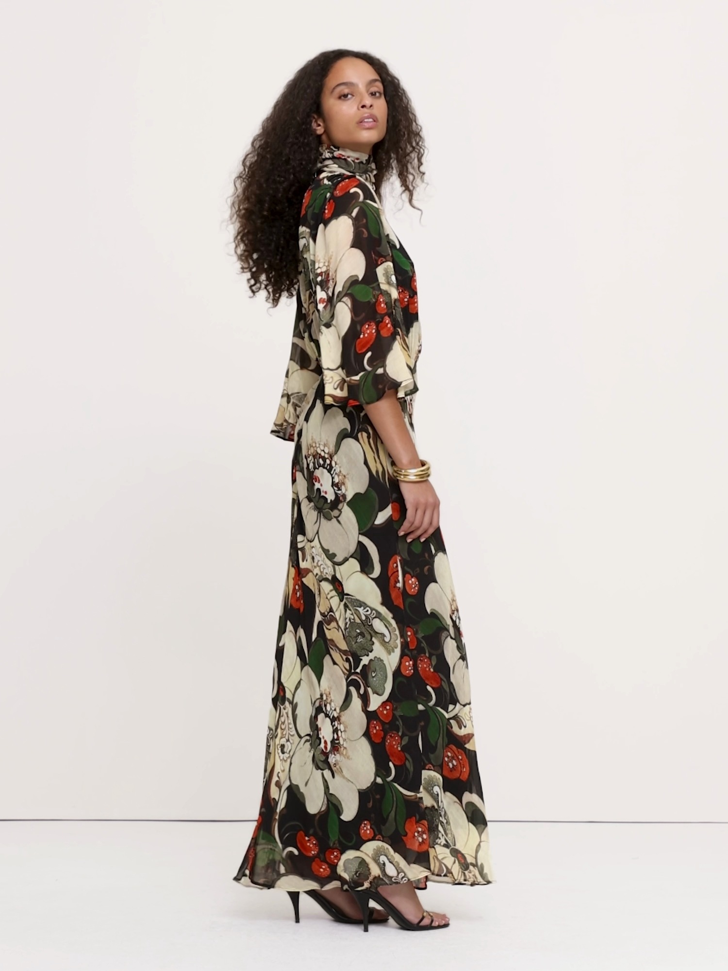 Женское платье Banana Republic Georgette Flutter Cape-Sleeve Midi, цвет: Чёрный с принтом — фото 5