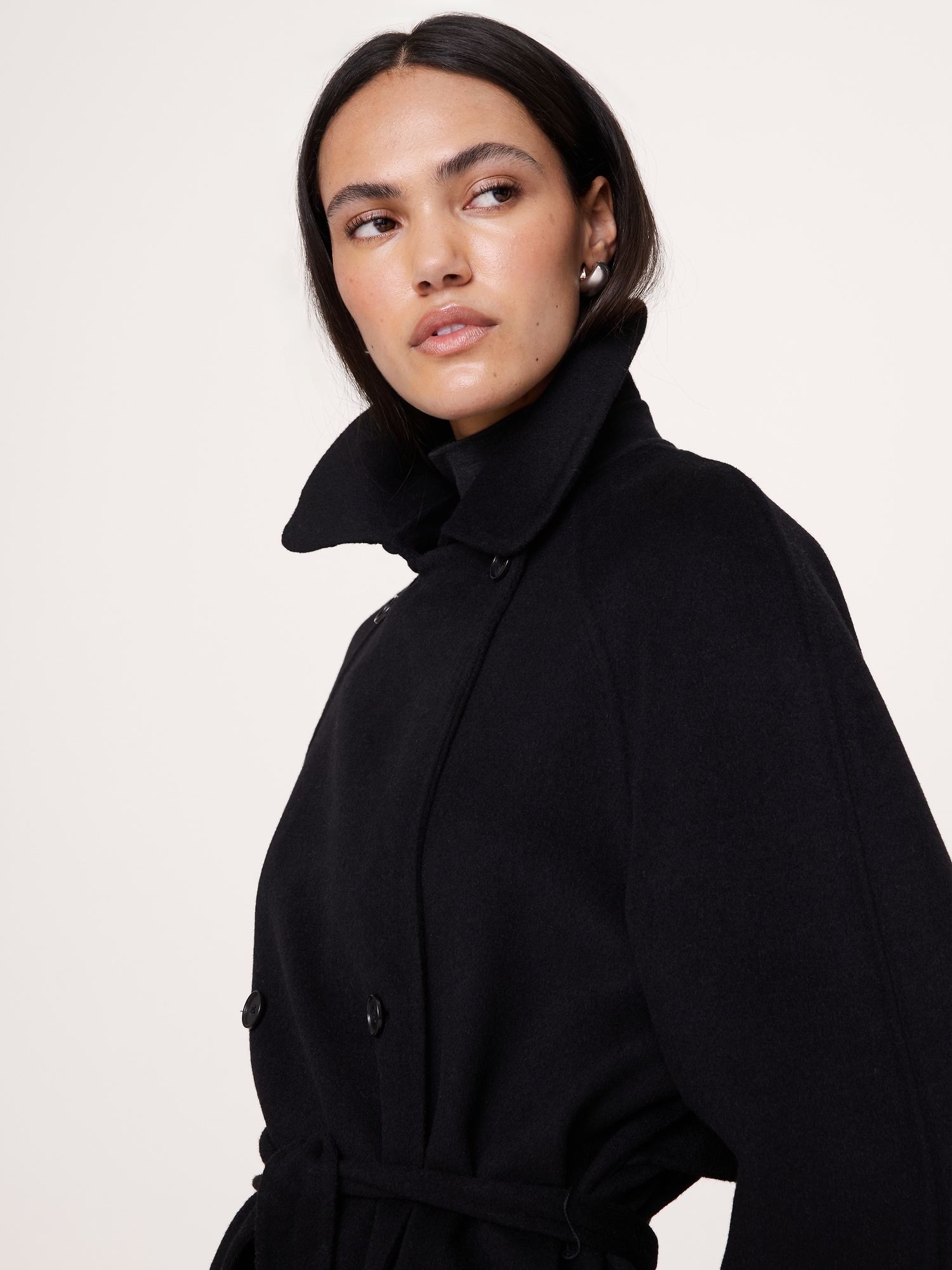 Женское пальто Banana Republic Archive Reissue Double-Faced Cape-Back Trench, цвет: Чёрный — фото 3