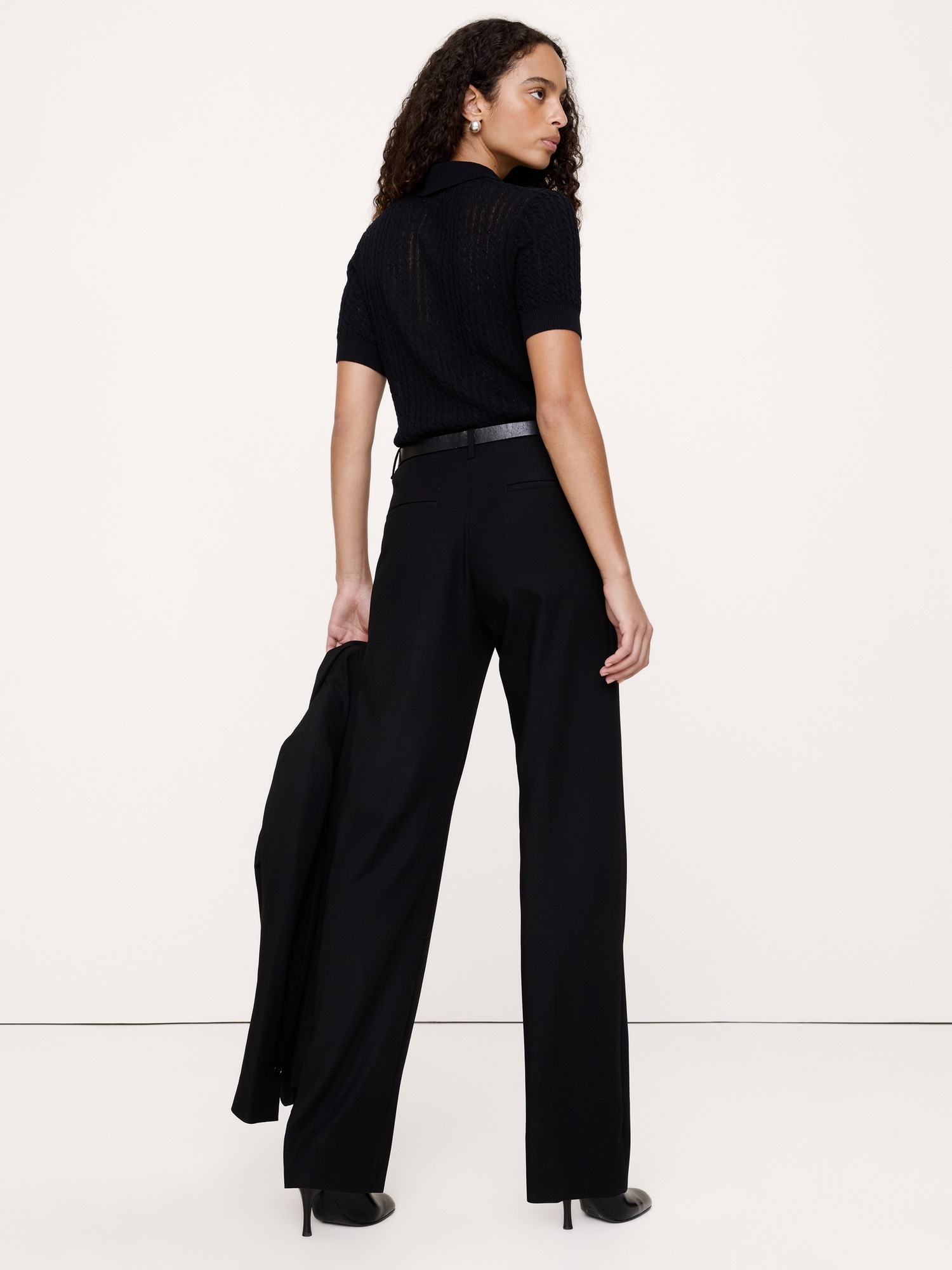 Женские брюки Banana Republic Ultra High-Rise Modern Straight City Stretch Pant, цвет: Чёрный — фото 2