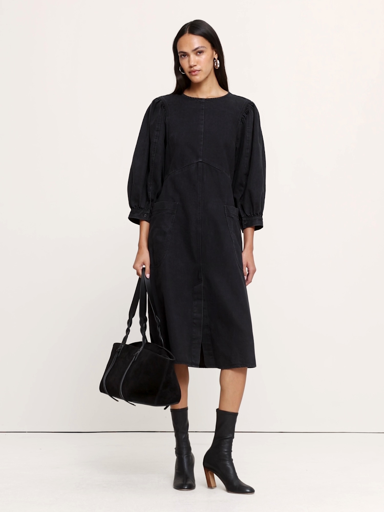 Женское платье Banana Republic Denim Puff-Sleeve Midi, цвет: Чёрный — фото 4