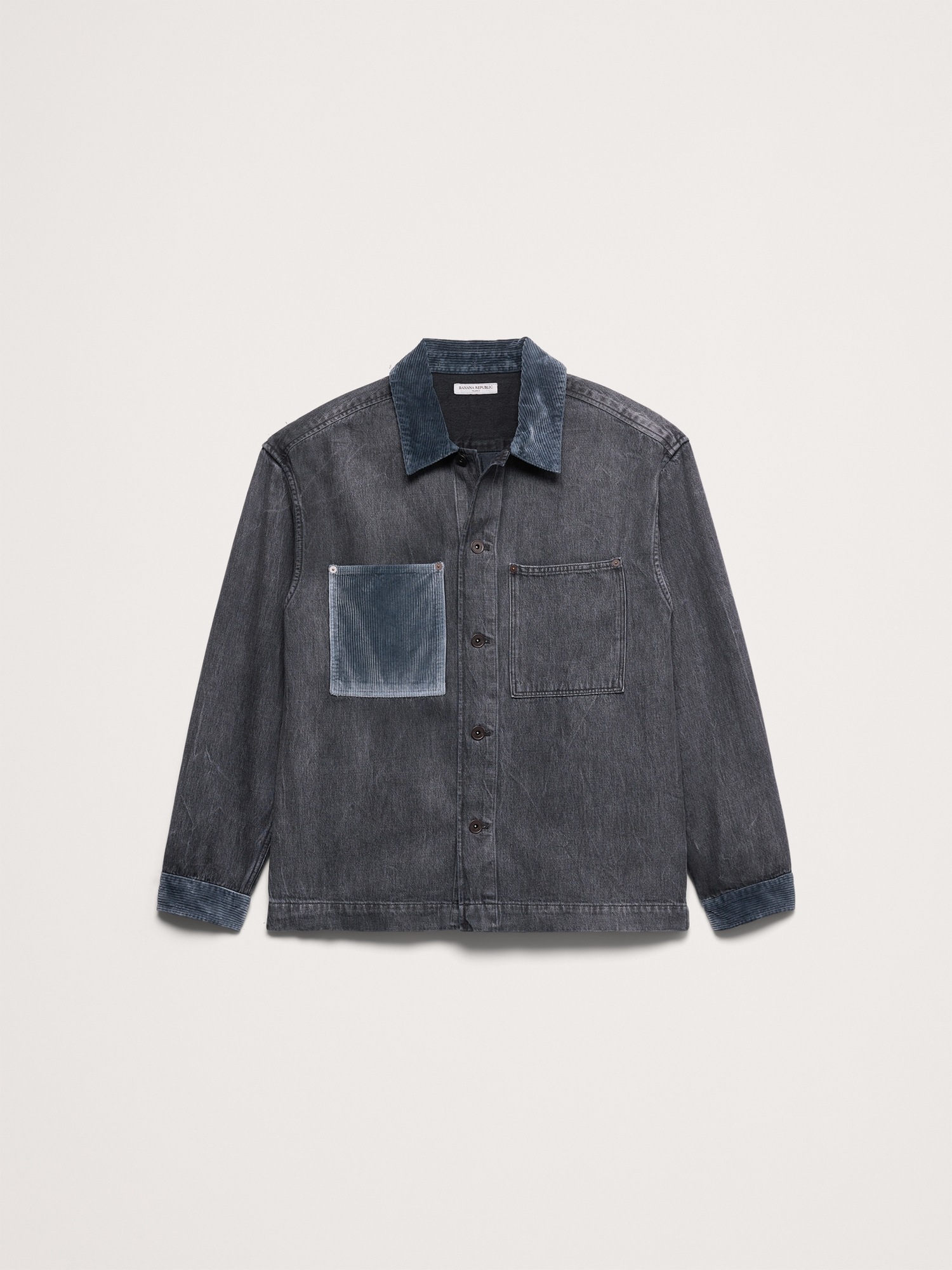 Мужская рубашка Banana Republic Relaxed-Fit Italian Denim Overshirt, цвет: Чёрный варёный — фото 3