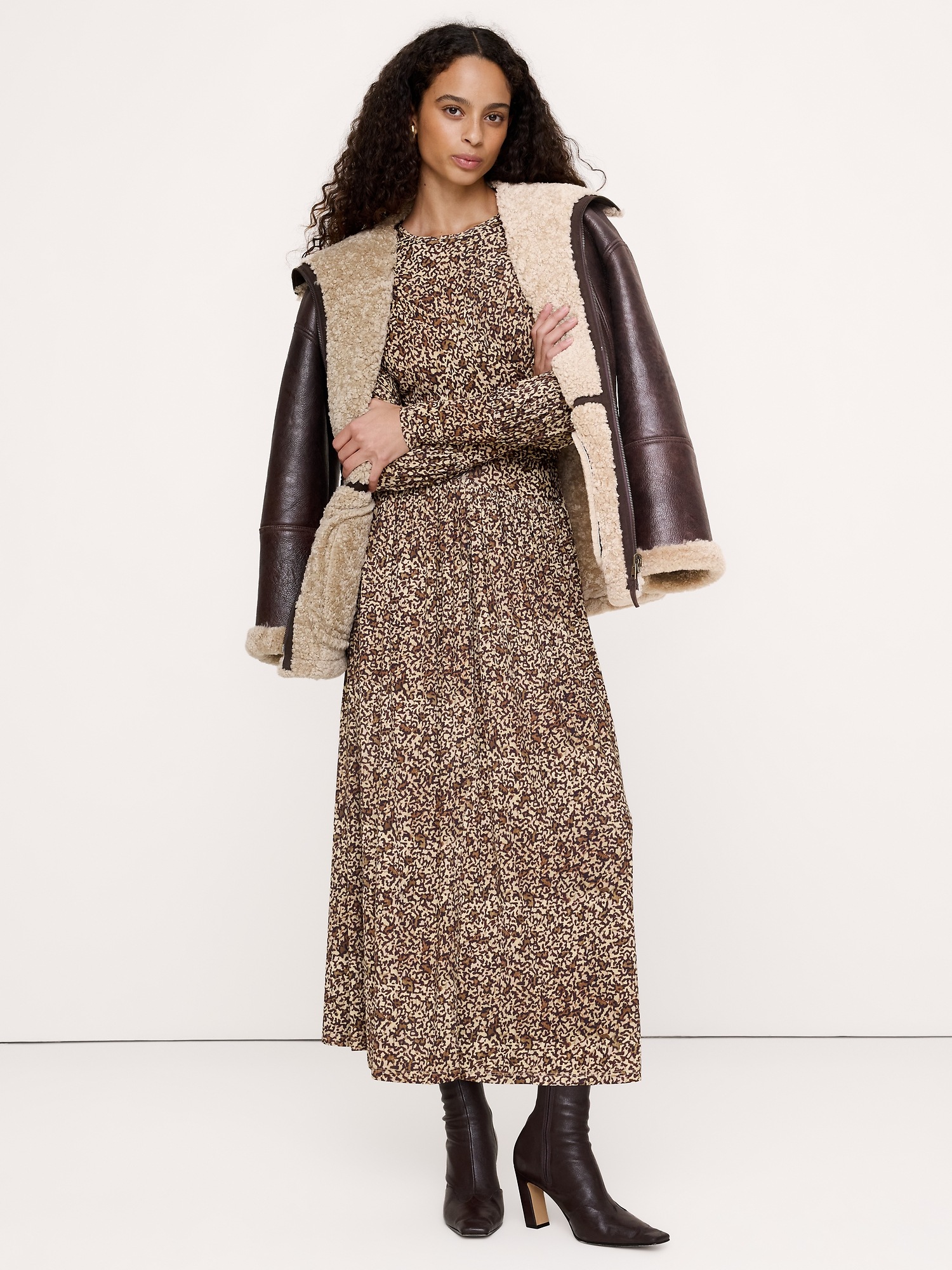 Женское платье Banana Republic Jersey Draped Gigot Sleeve Maxi, цвет: Леопардовый — фото 3