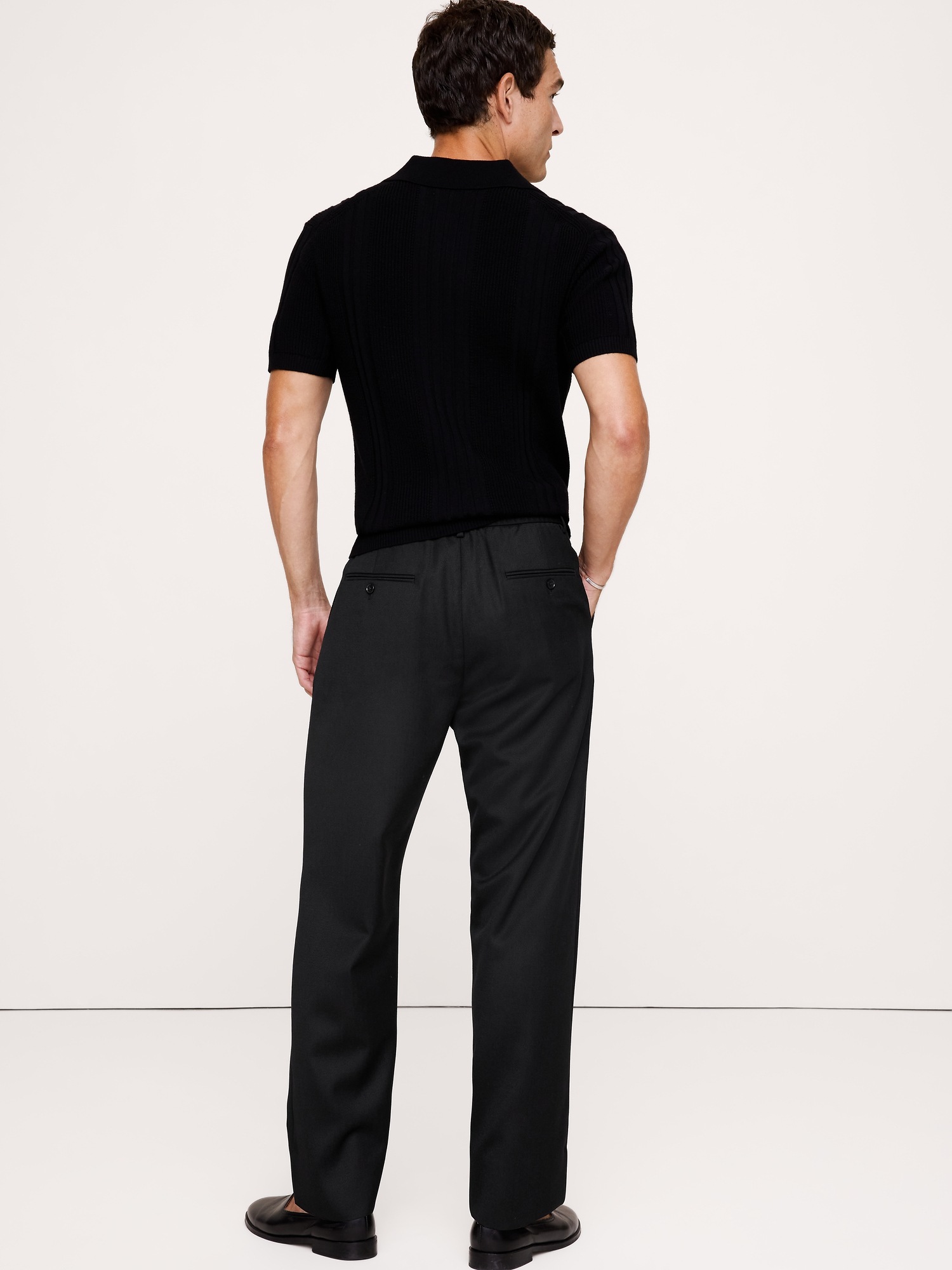 Мужские брюки Banana Republic Relaxed Twill Dress Pant, цвет: Чёрный — фото 2