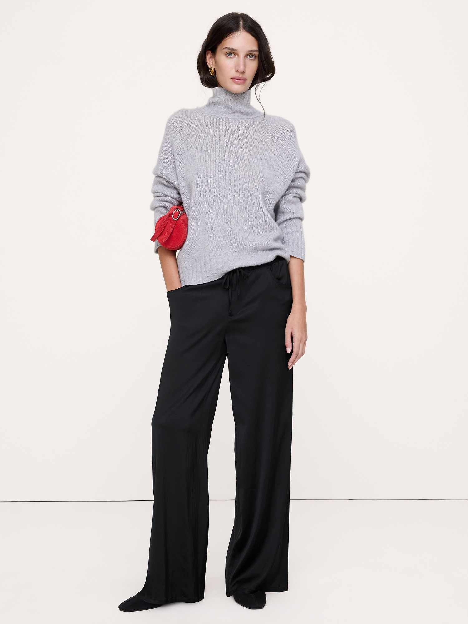 Женские брюки Banana Republic The Studio Wide-Leg Drawstring Pant in Stretch-Satin, цвет: Чёрный