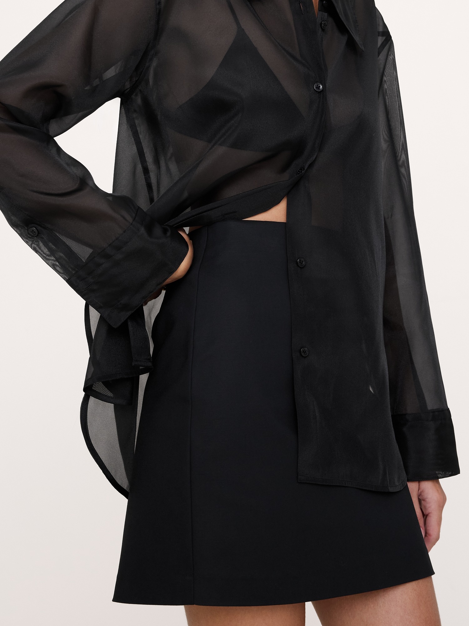 Женская юбка Banana Republic Stretch-Sateen Mini, цвет: Чёрный — фото 3